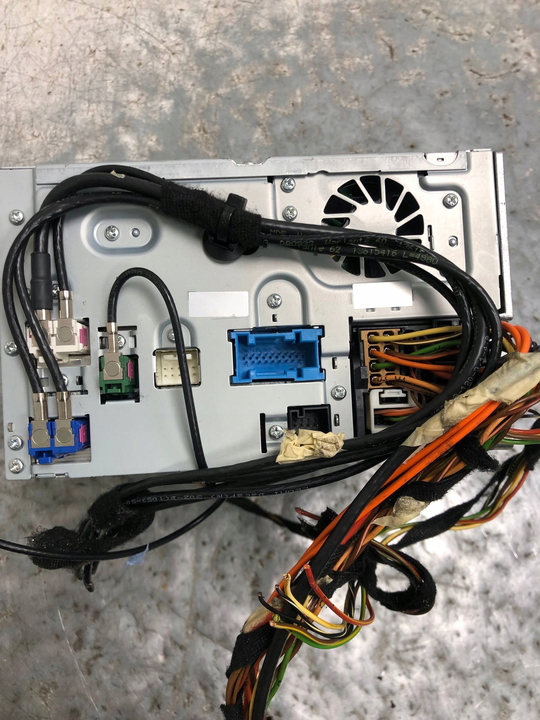 RADIO CD MERCEDES W204 A2049005903
