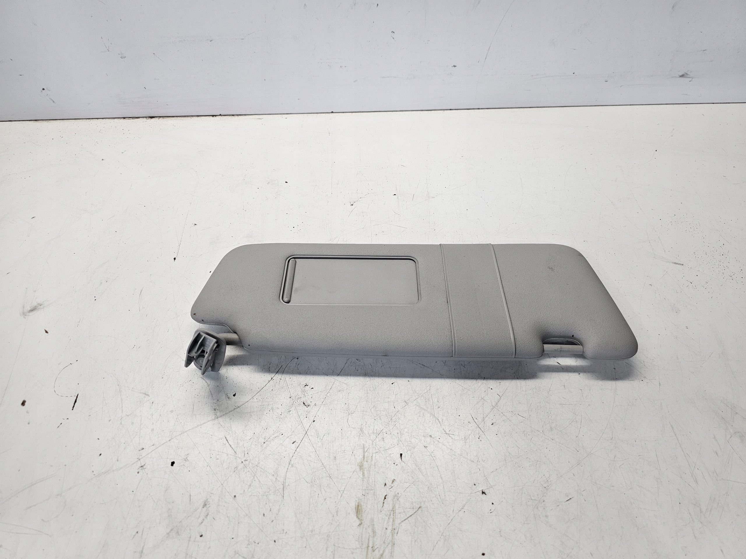 cover PRZECIWSLONECZN right AUDI A4 B7 8E0857552A