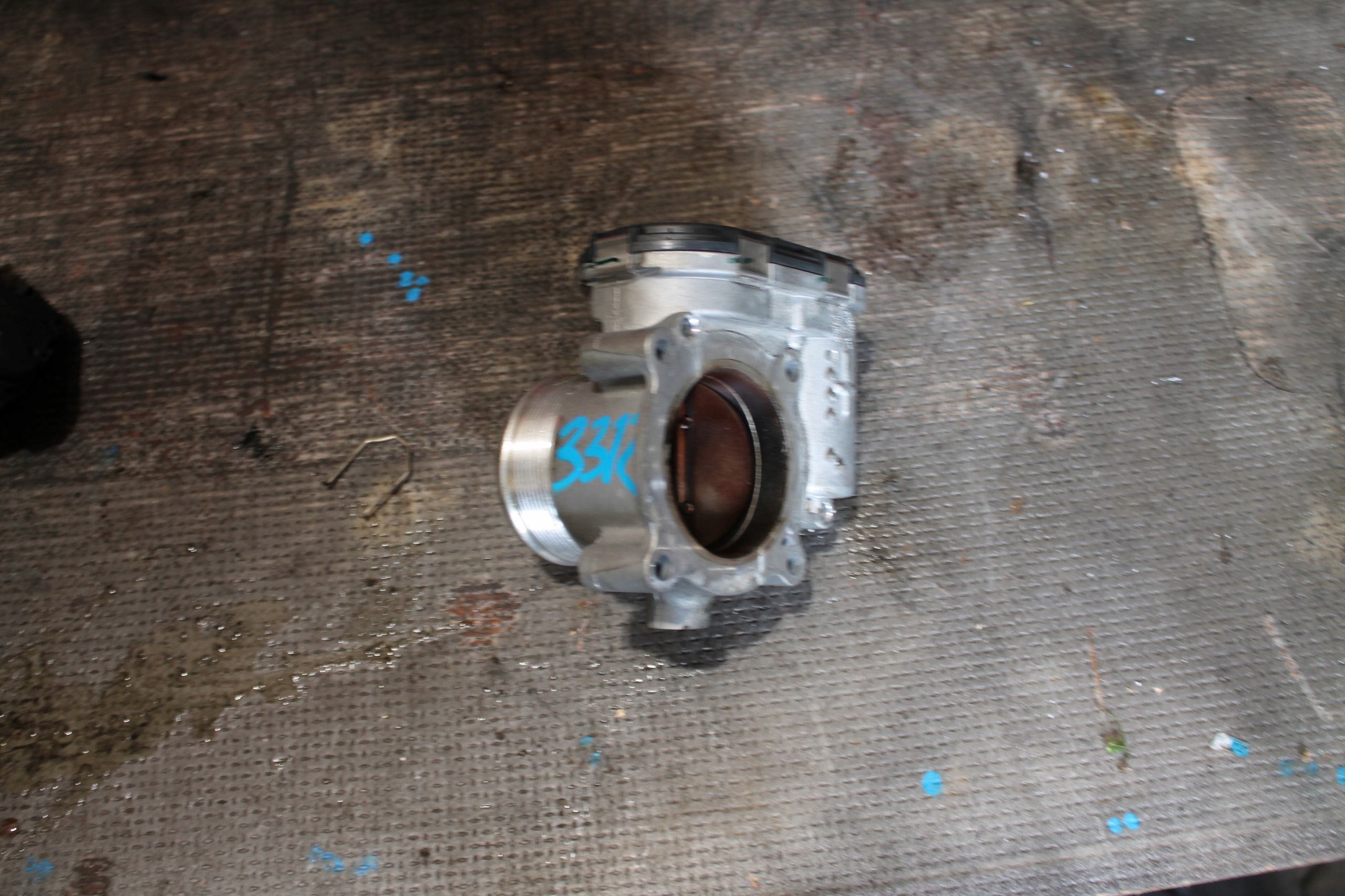 3312. throttle flap VW AUDI 06K133062AG