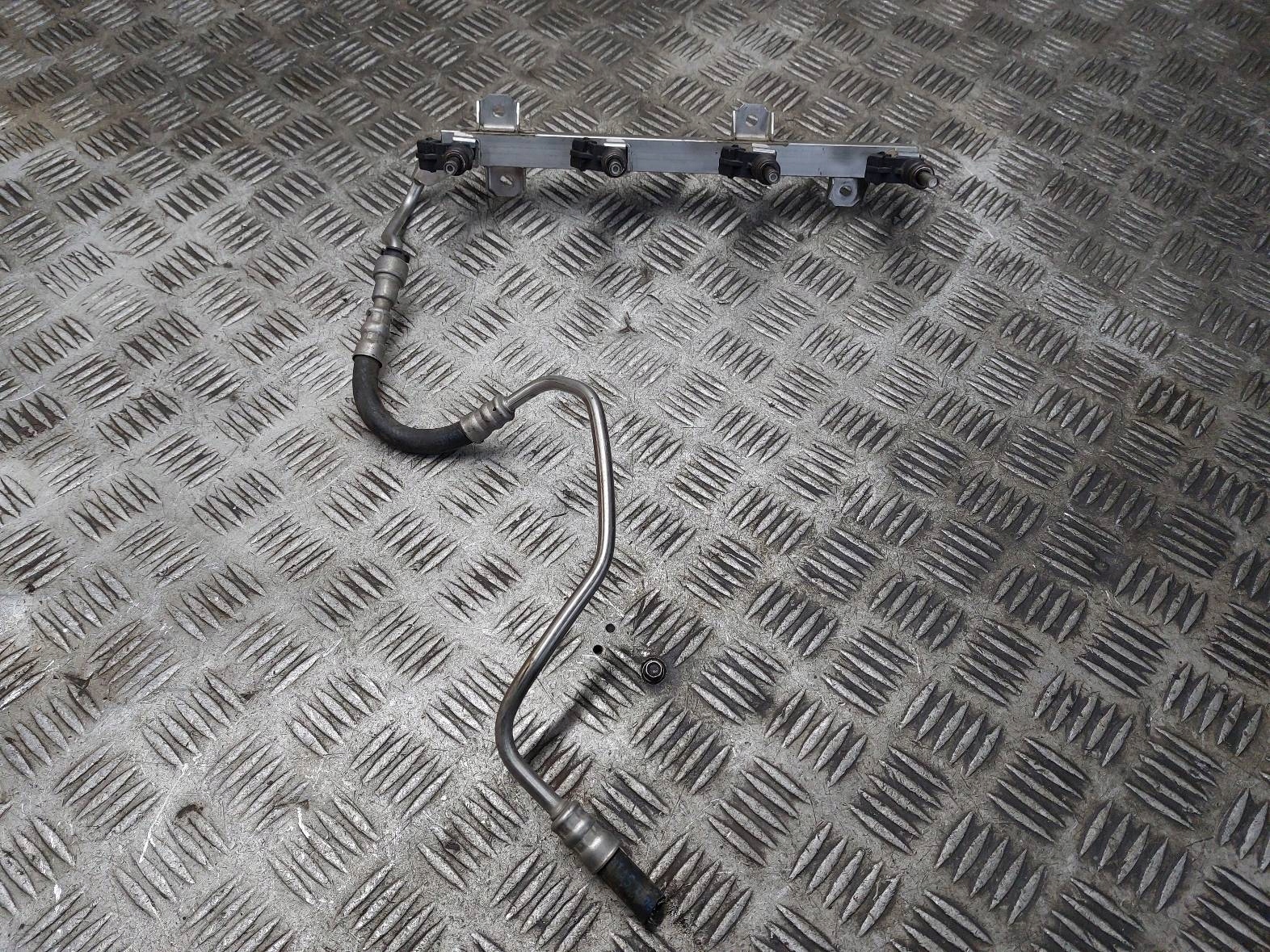 Rampe injection BMW E90 320SI 7563512 7555358