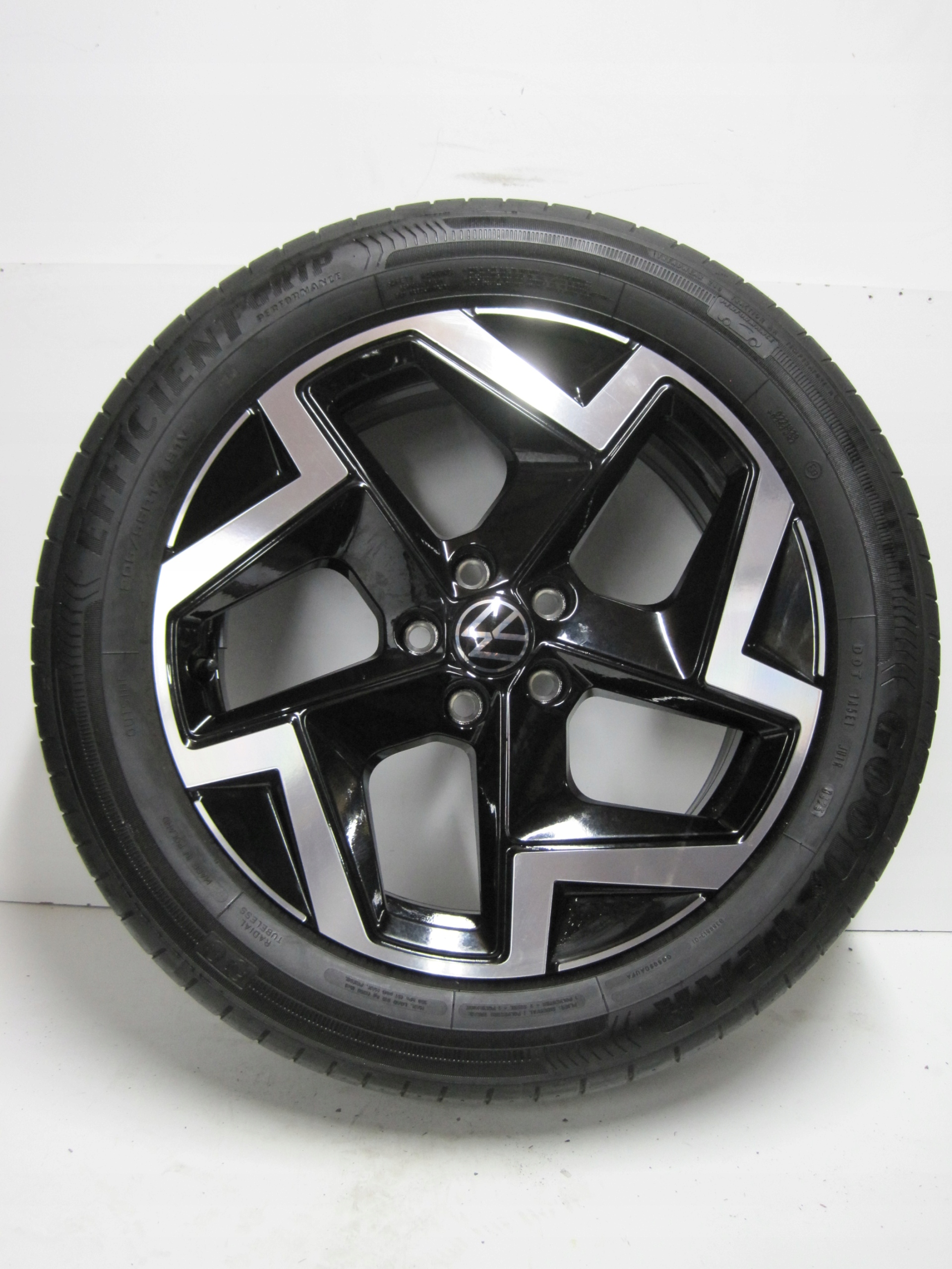 wheels discs tyres VW T-CROSS 2GM R17 5MM