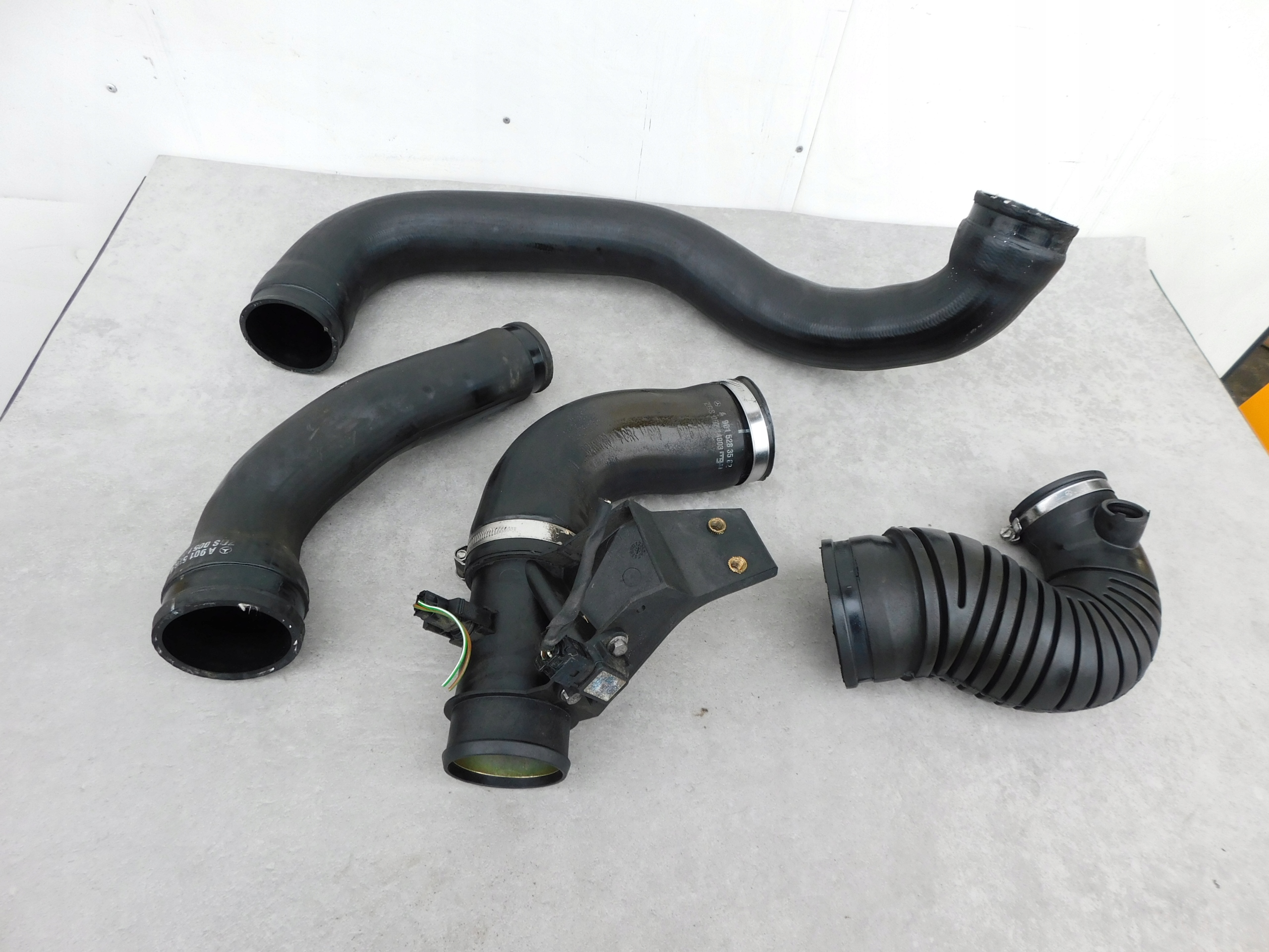 Mercedes Sprinter 2.2 CDI trouba rury hadice intercoolera senzory A9015283582