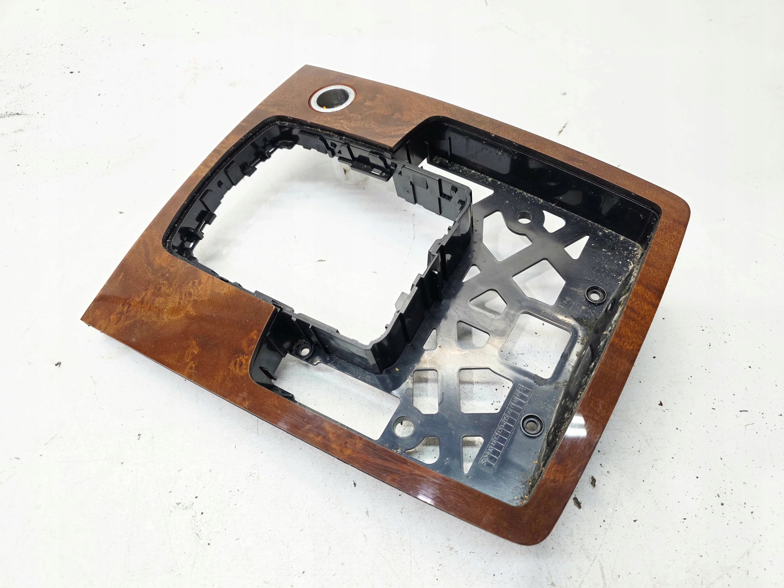 TUNEL mitte DEKOR ORZECHOWY AUDI Q7 4L 4L0864261B