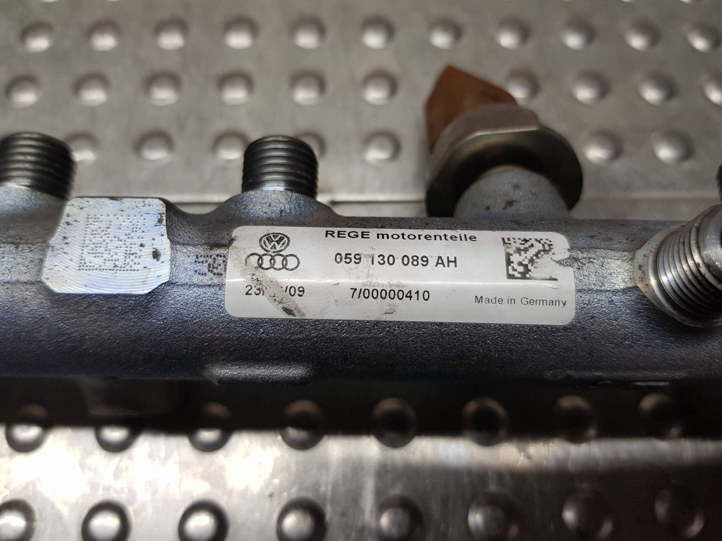 injection ramp left sensor 059130089AH AUDI A4 B8 A5 8T A6 C6 3.0 TDI