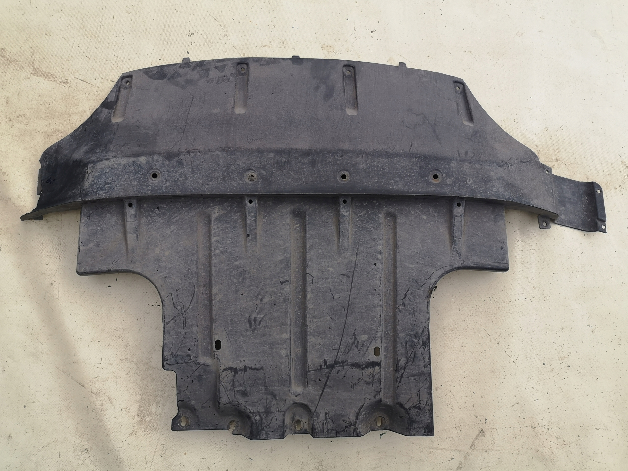 Накладка під двигун AUDI Q7 7l8825285