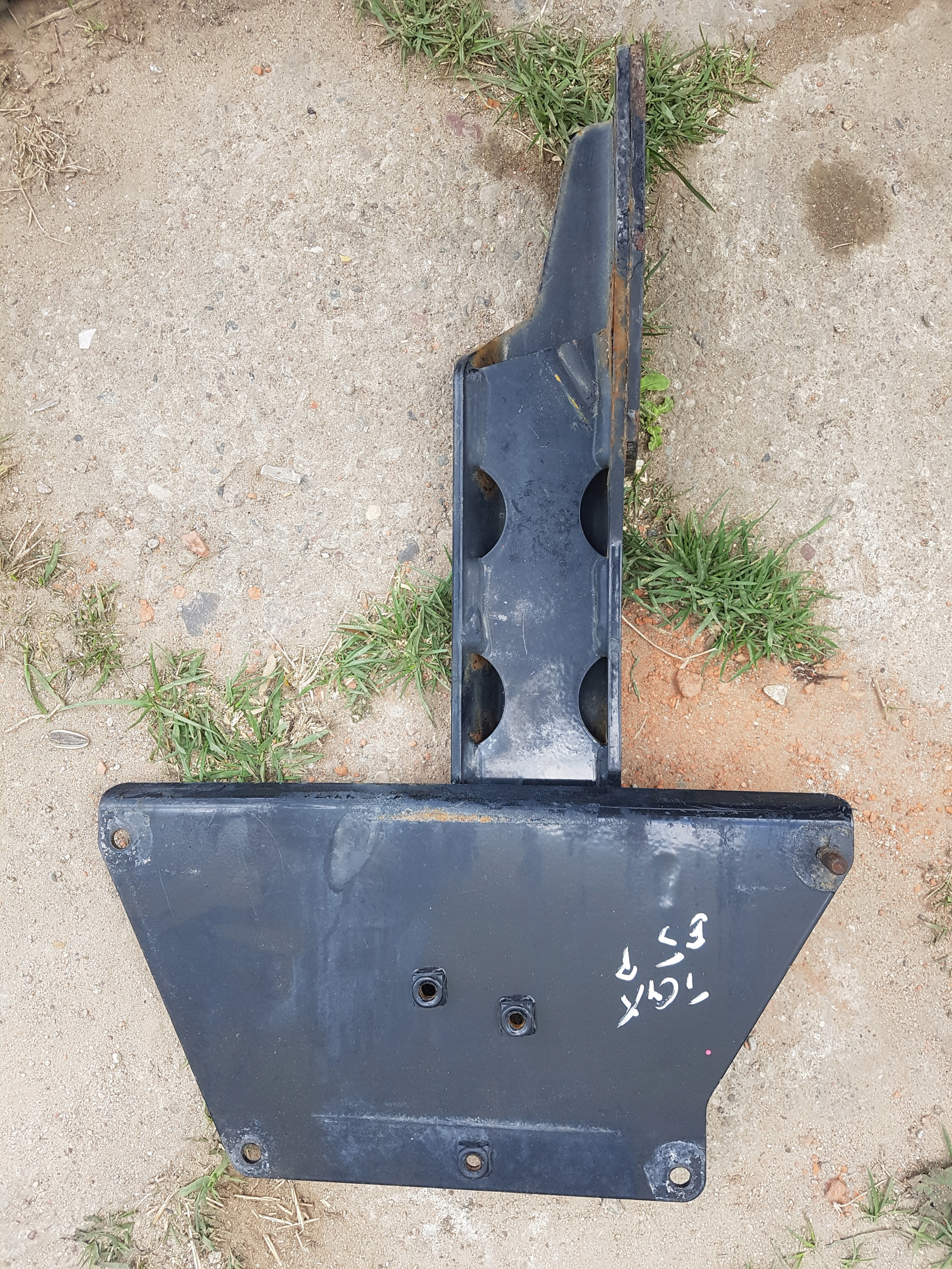 КРОНШТЕЙН ДЛЯ НАСОСА ADBLUE MAN TGX TGS