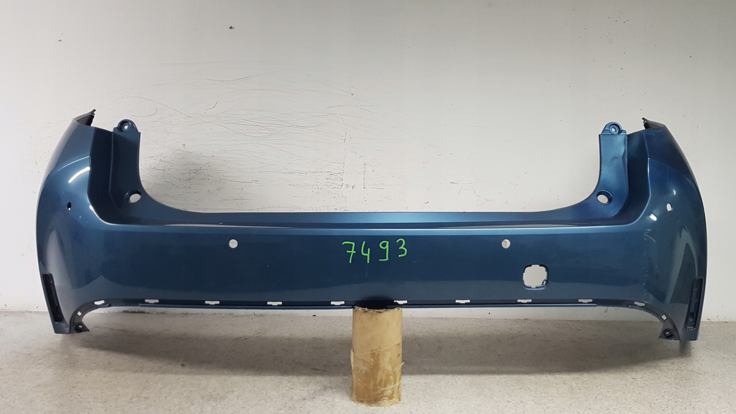 TOYOTA COROLLA E21 KOMBI 18- PDC bumper rear part 7493