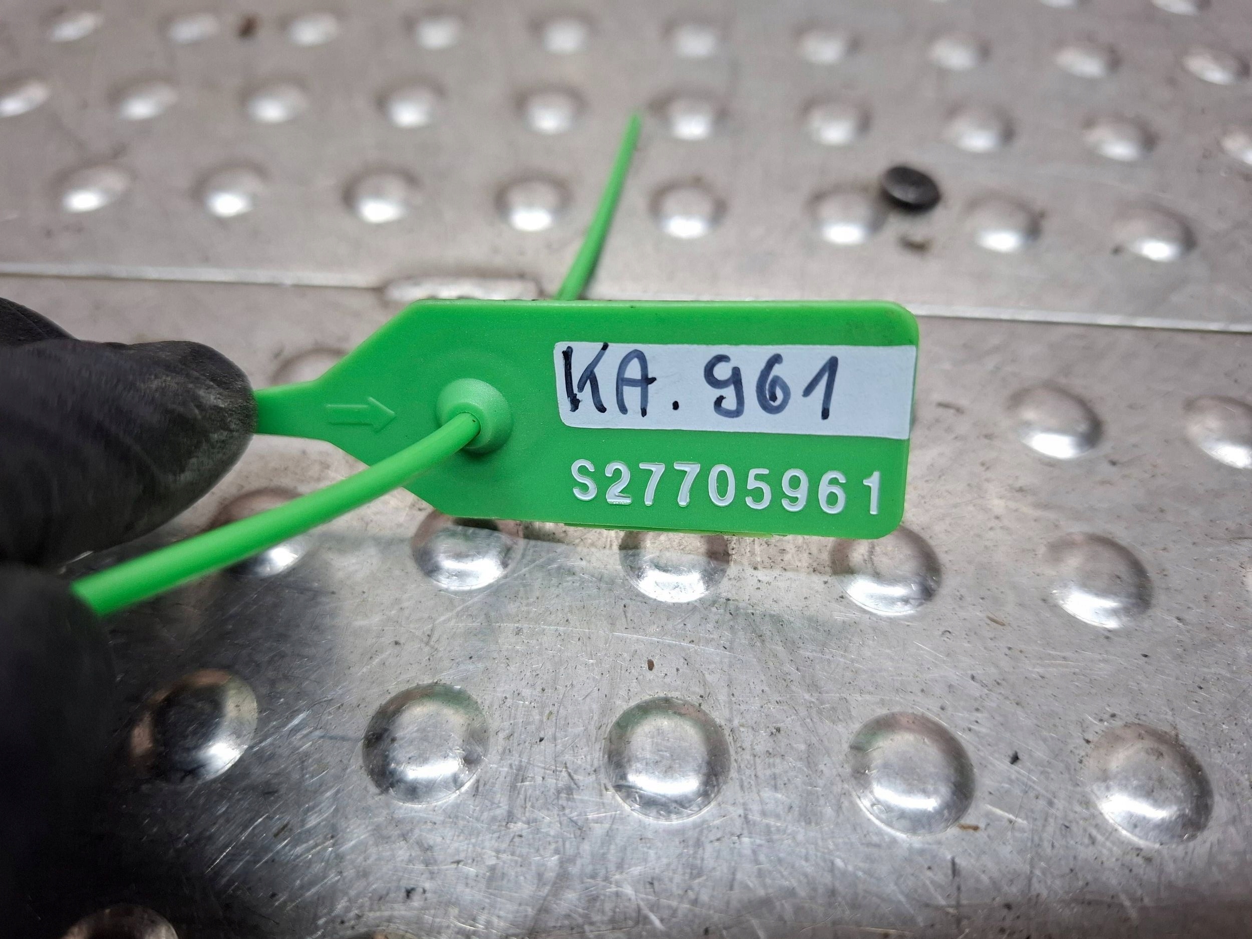 computer control unit of the engine 03G906016J 0281011383 AUDI A3 8P 1.9 TDI