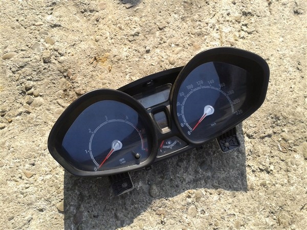 LICZNIK FORD FIESTA MK7 1 4 TDCI VP8A6F 10894 BC