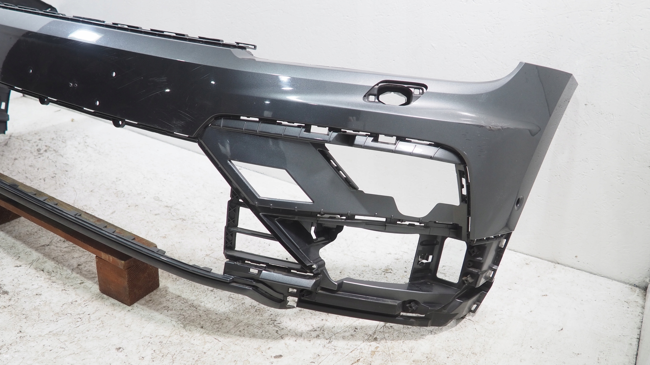 VW Tiguan II R Line bumper front front 5NA807221B