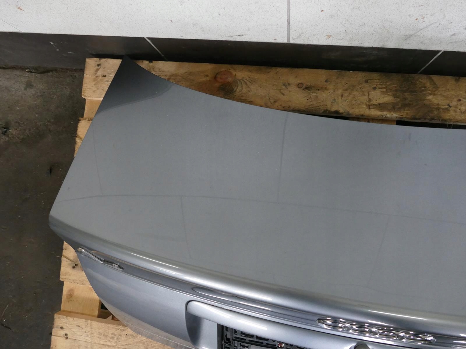 AUDI A4 B5 sedan trunk door boot LY7L