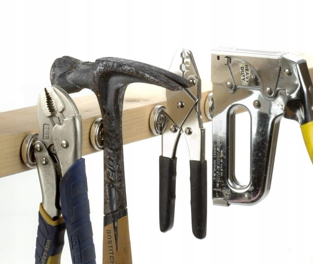 10x UCHWYT MAGNETYCZNY OBUDOWA STALOWA WKRĘT D16 Marka inny