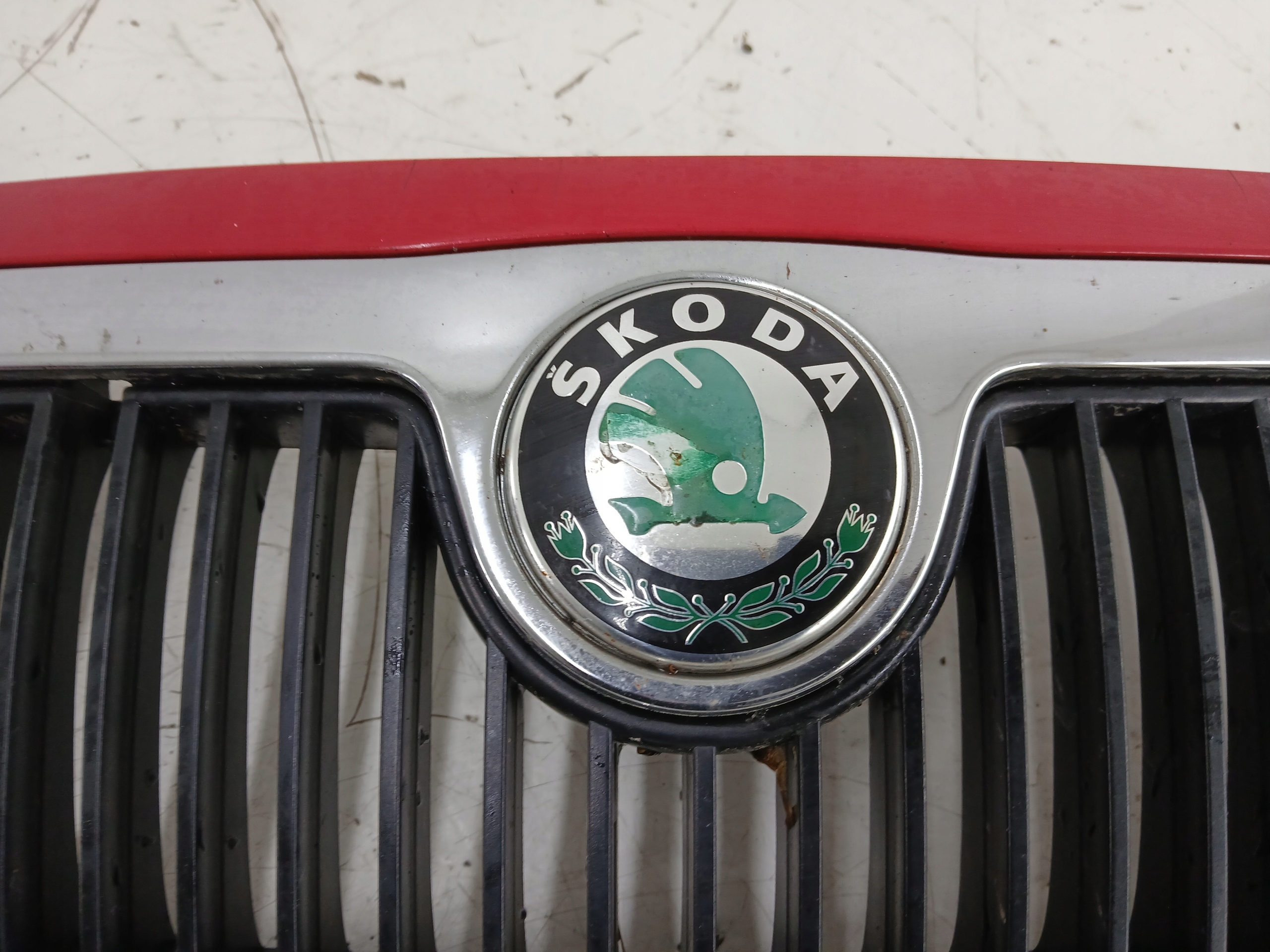 SKODA FABIA e Griglia GRIGLIA radiatore Rosso