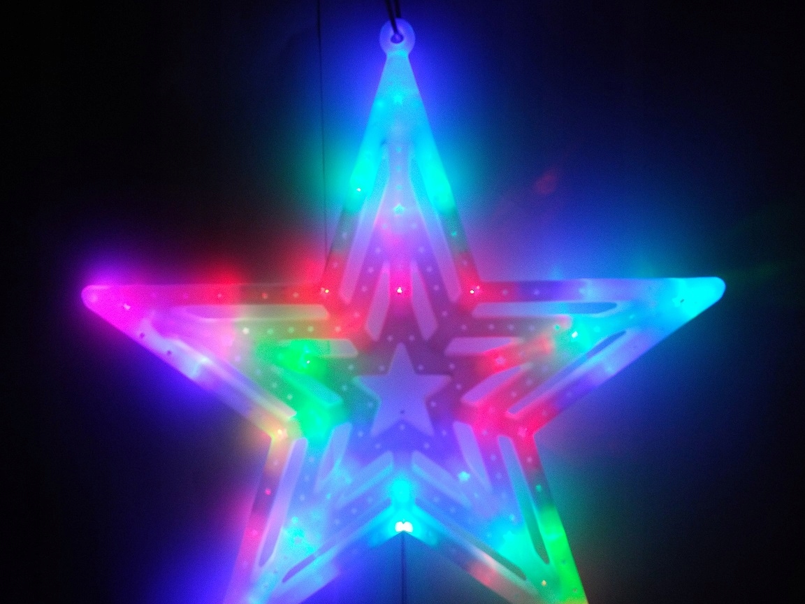 

Gwiazda Kolorowa Ozdoba Świecąca Lampki Led 40 CM