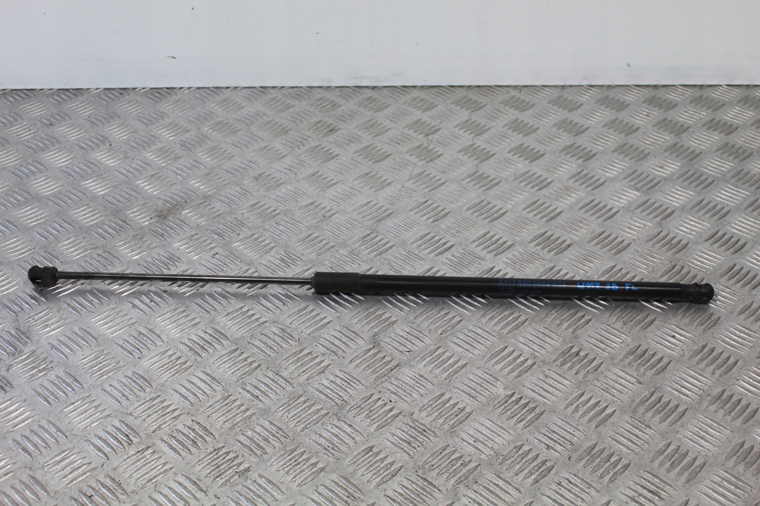 dämpfer heckklappe CLA W117 LIFT A1179800664