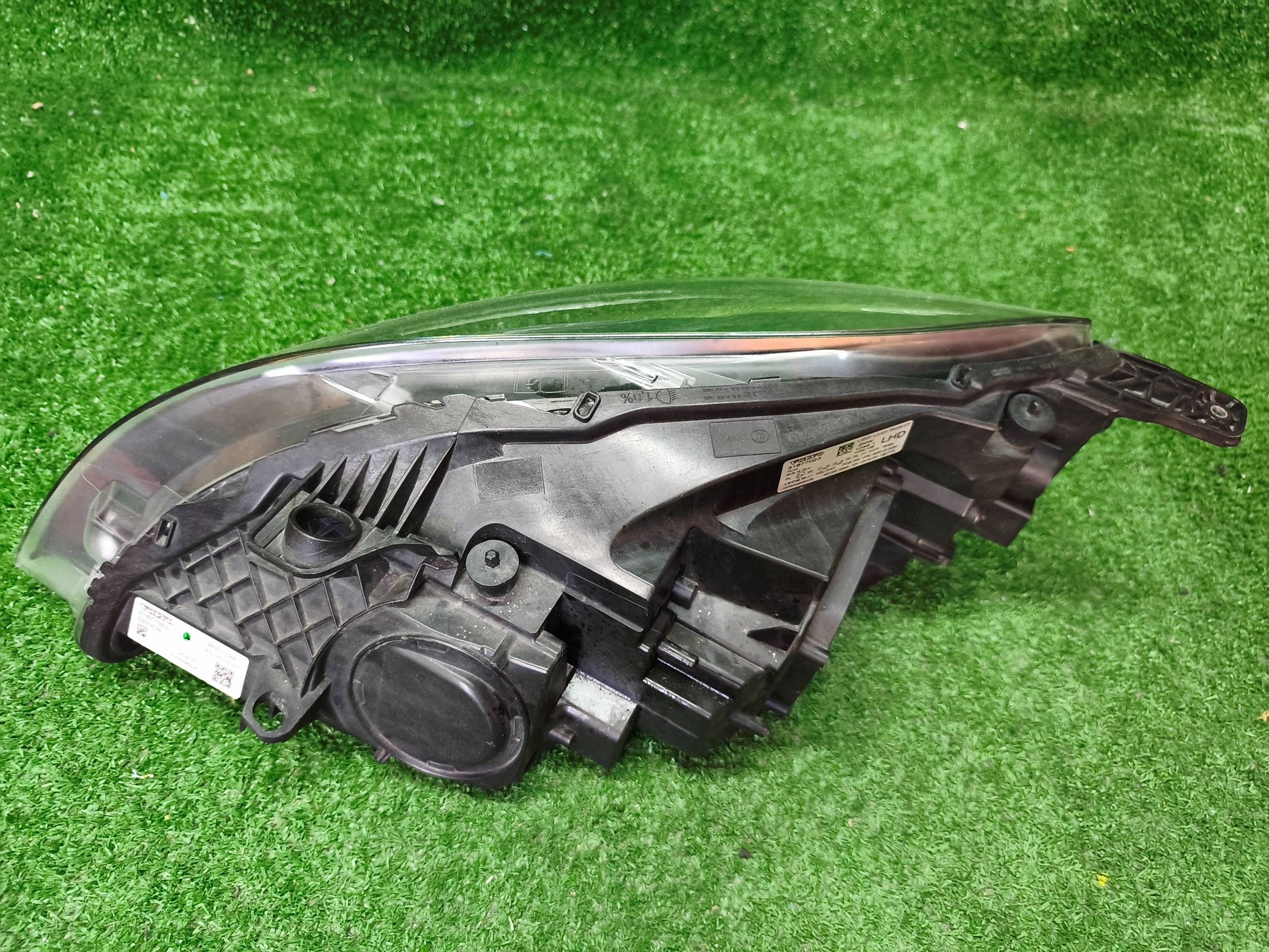 REFLEKTOR right front VOLVO V40 II 16- LIFT FULL LED NR.1625