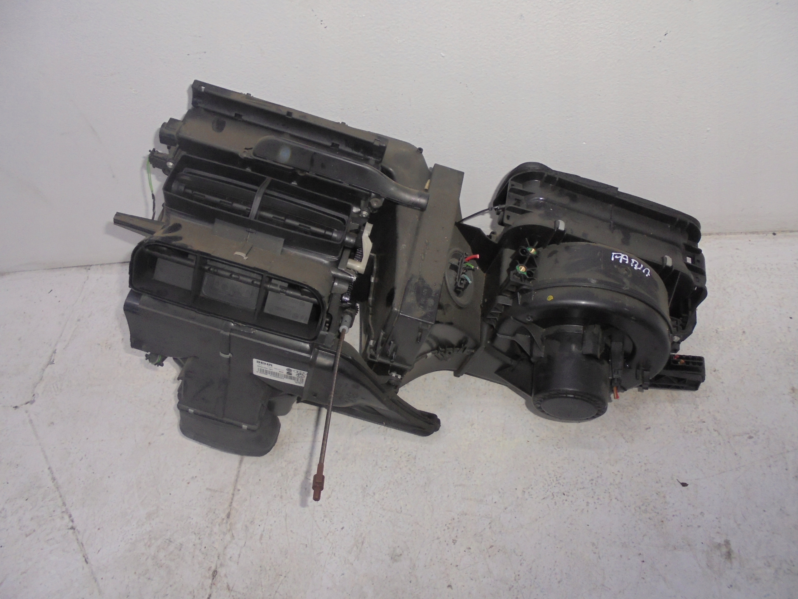 Корпус печки рено лагуна 1. Вентилятор печки шкода фабия 2. Корпус печки фольксваген поло седан. Вентилятор печки фабия 2. Блок отопителя фабия 2.