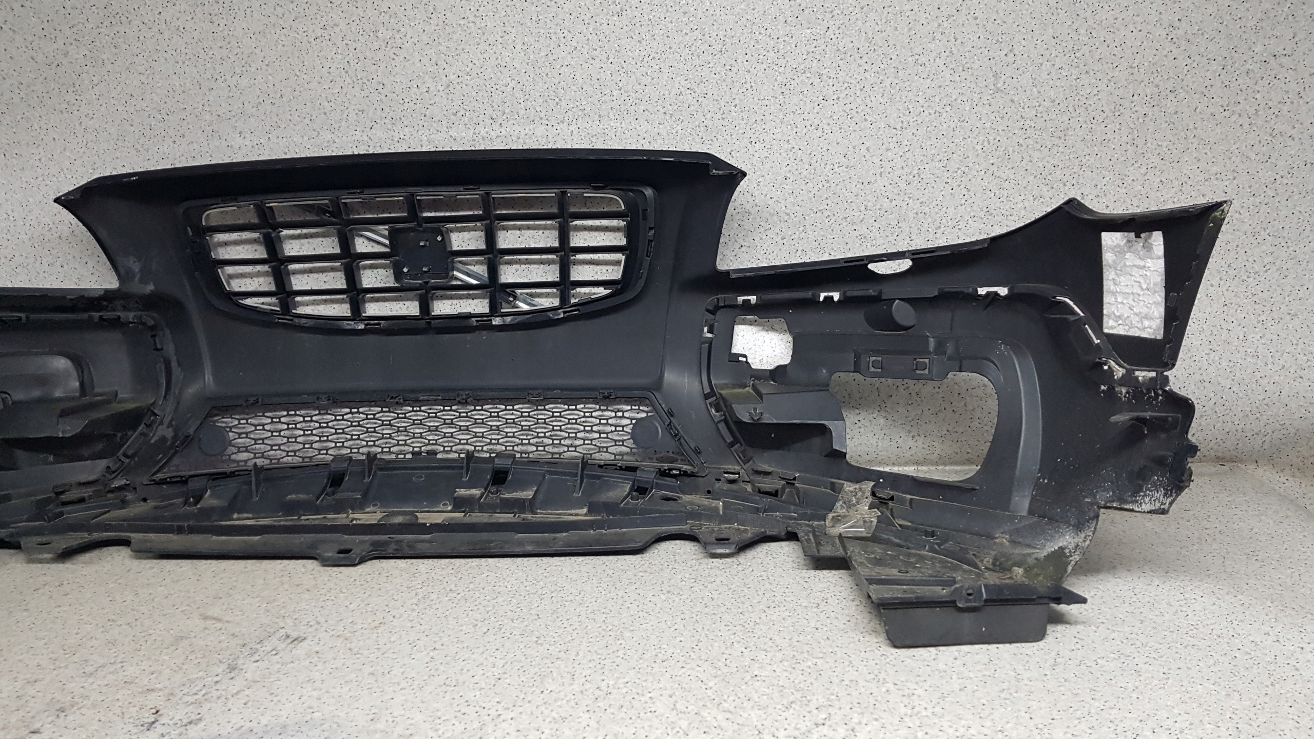VOLVO XC70 XC 70 2007 - bumper front 2398