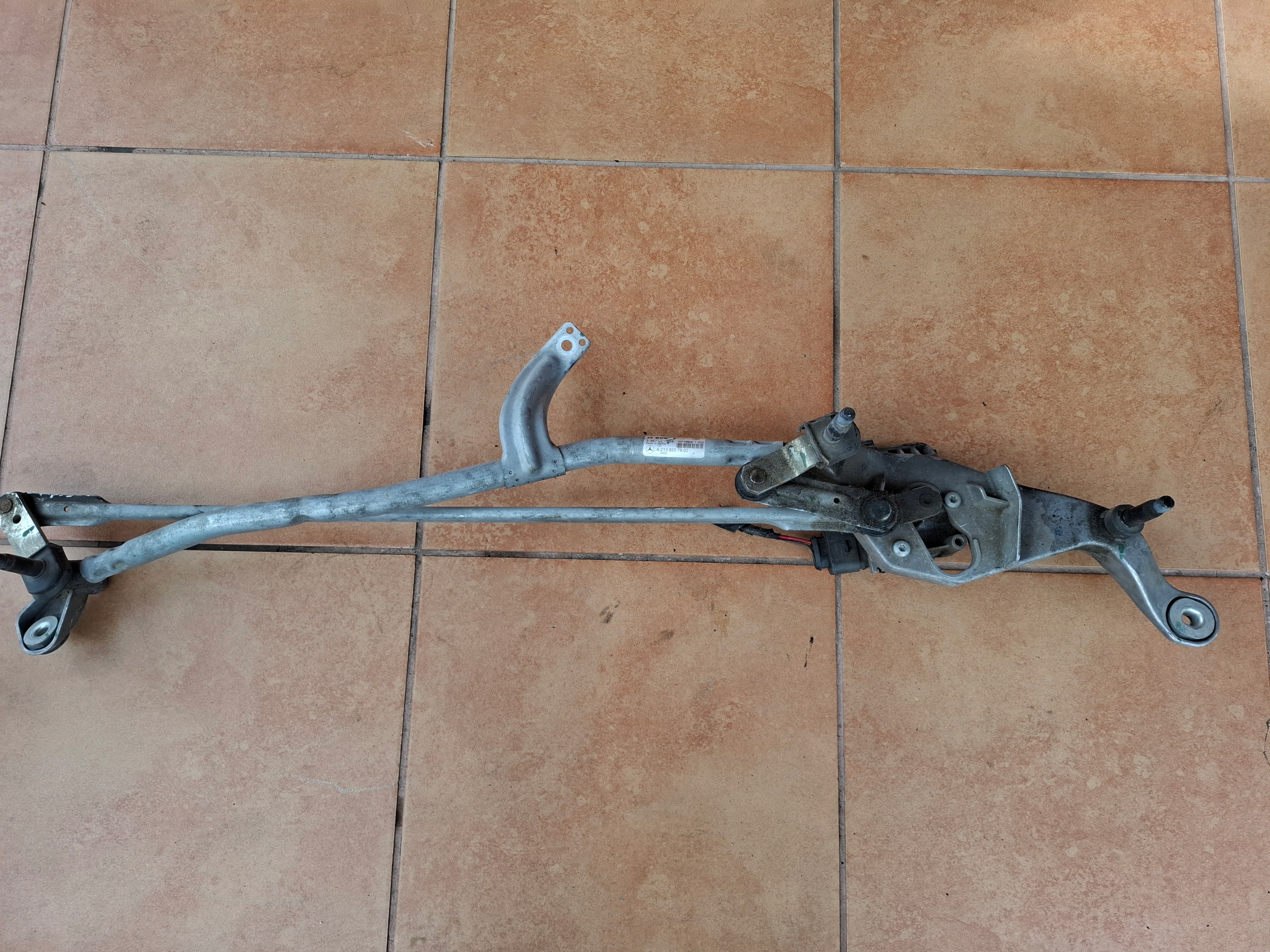 wiper mechanism front MERCEDES W213 A2138207902