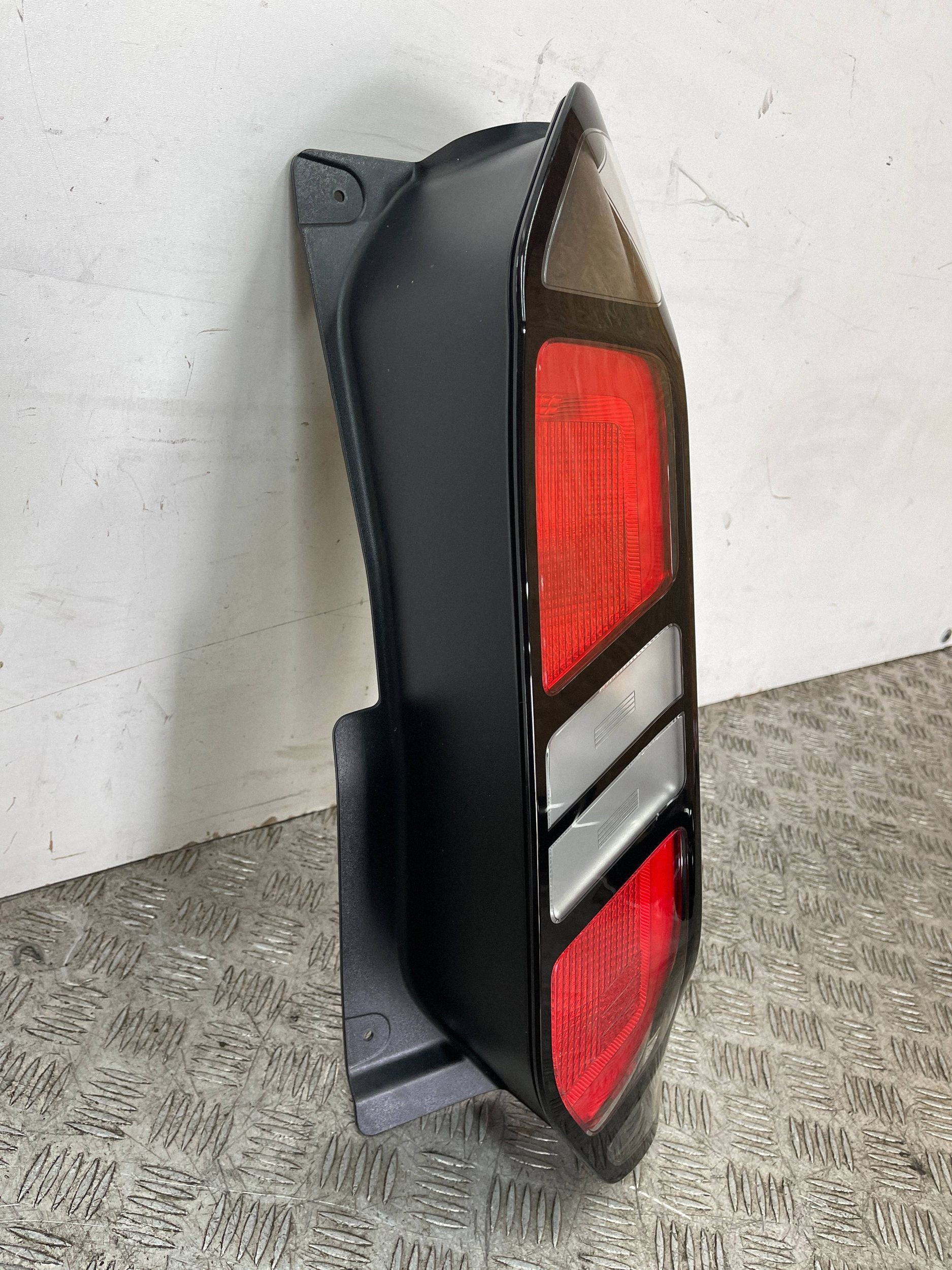 light rear rear part right FORD TRANSIT CUSTOM 2 II 23- PZ3113404AD