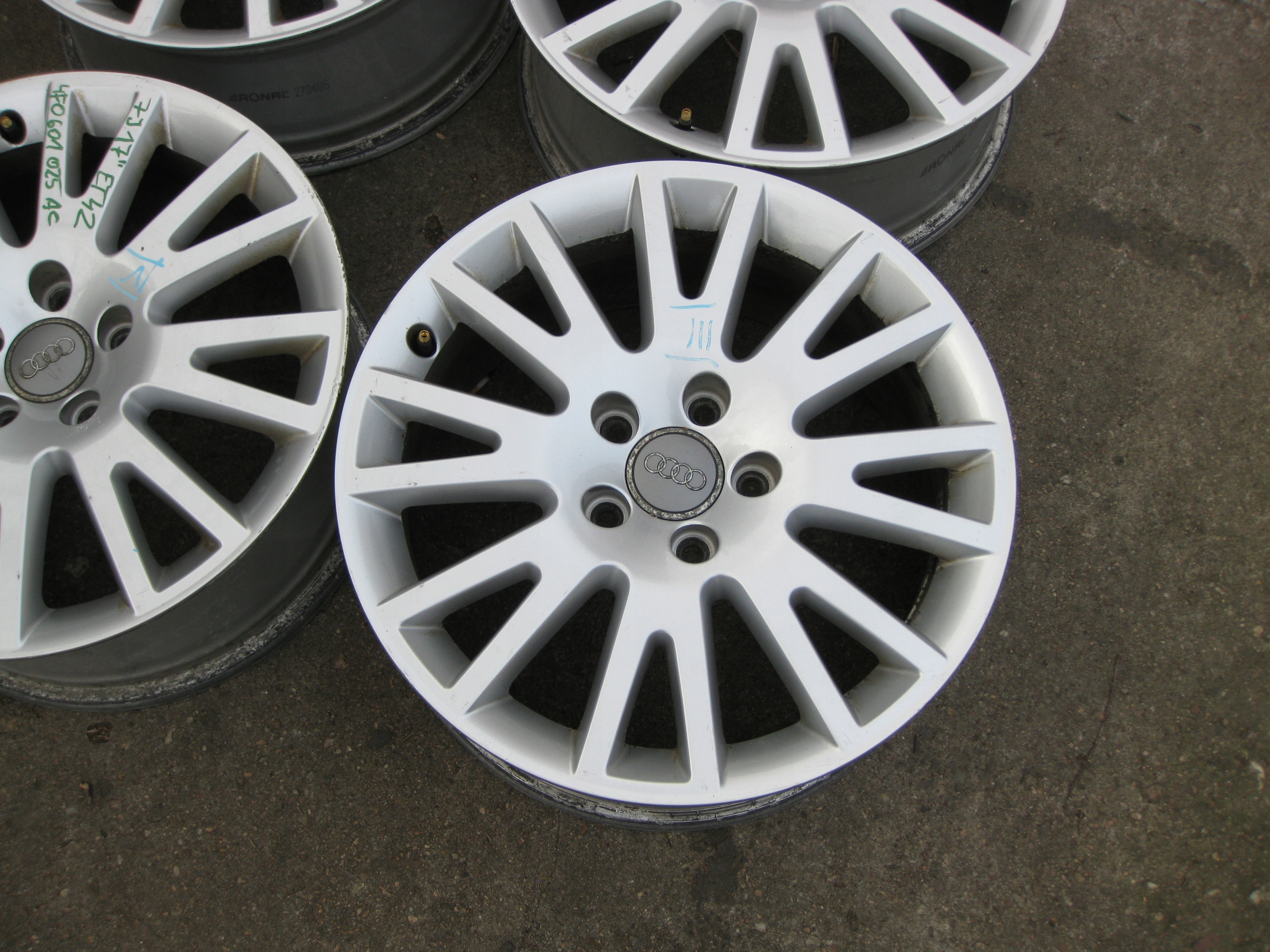 AUDI discs aluminium 7X17 ET42 5X112 4F0601025AC KOMPLET