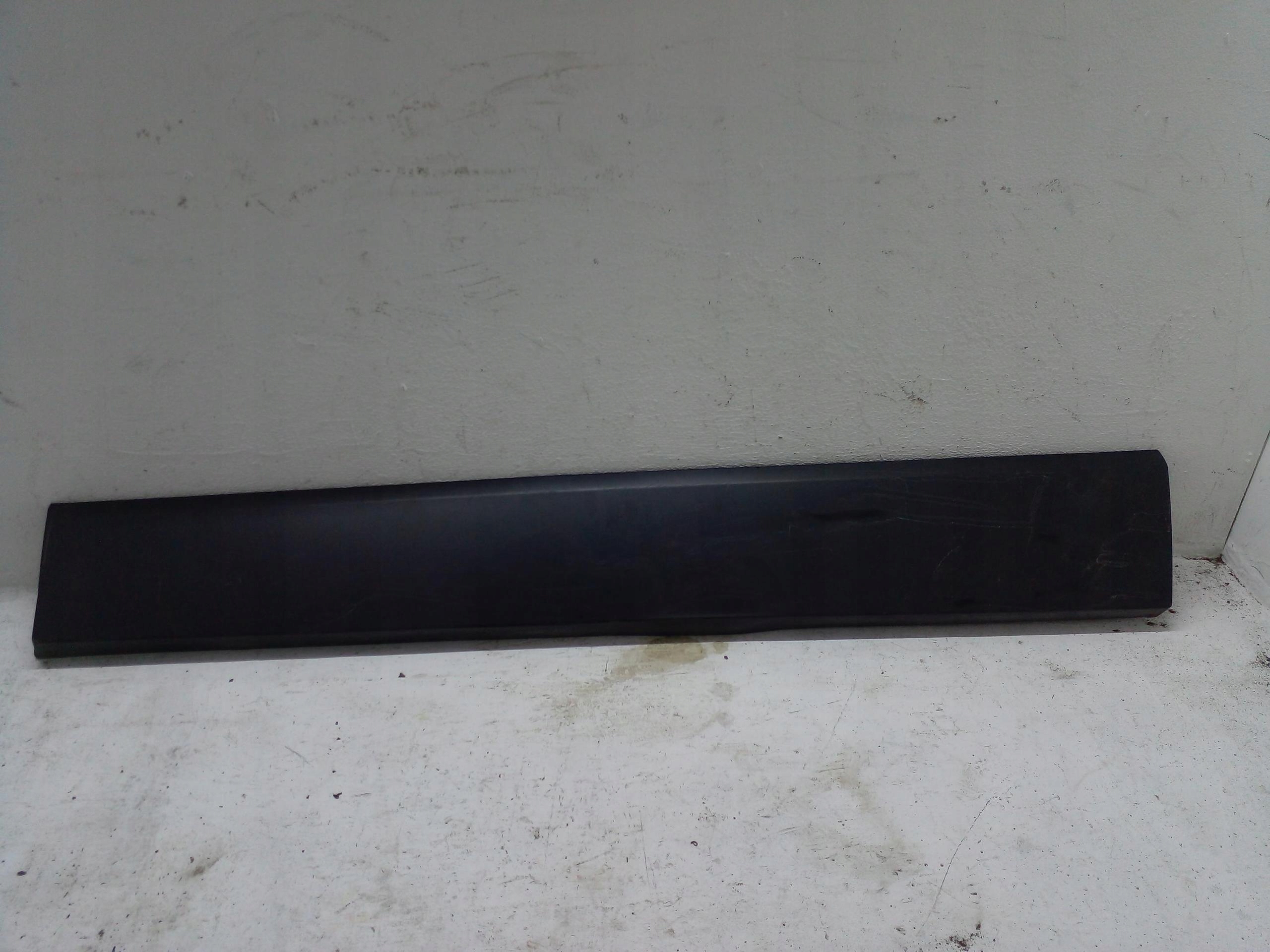 moulding side RENAULT TRAFIC III 14- 93867912