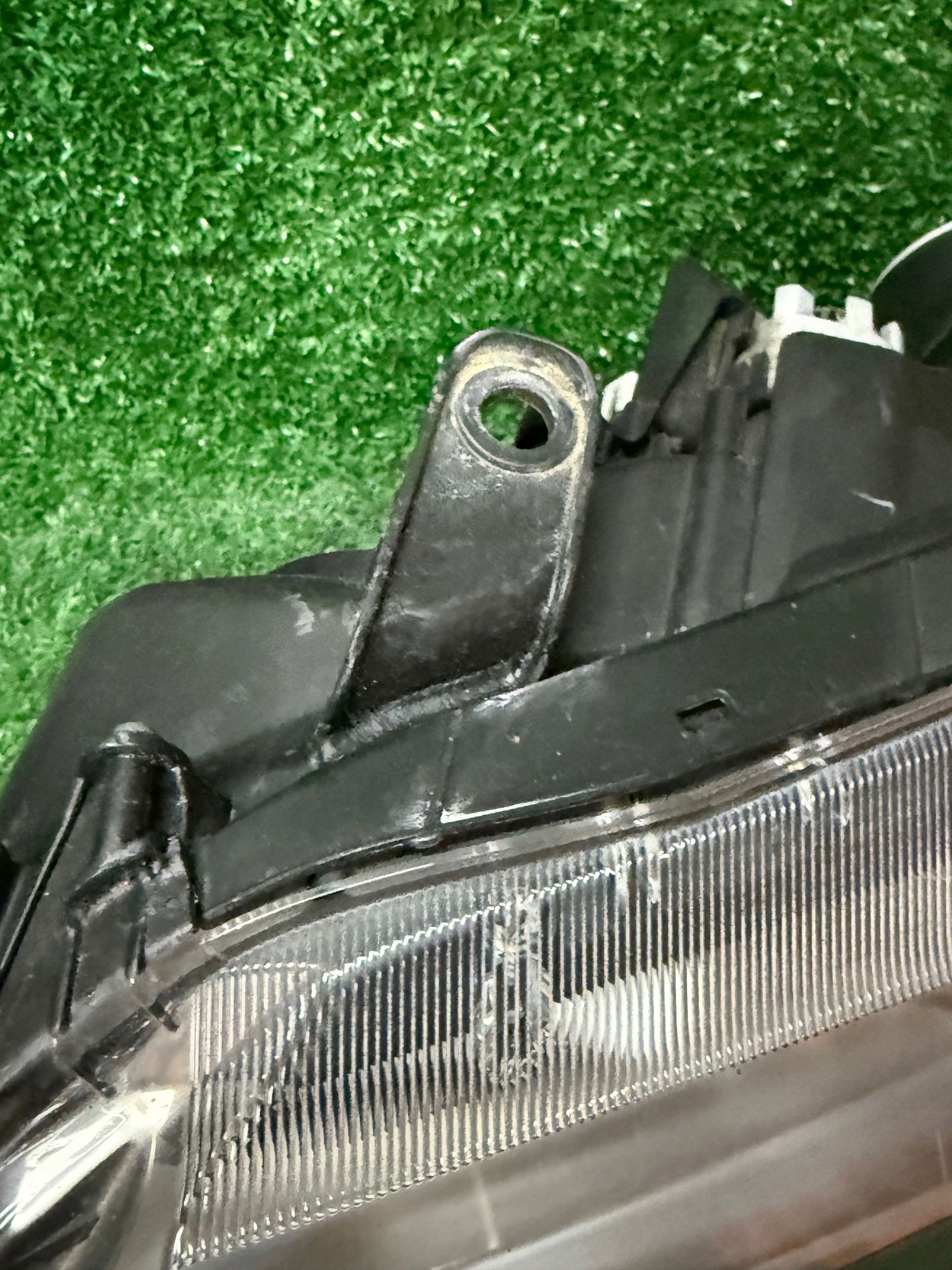 REFLEKTOR left LEXUS ES 12-15r NR.R701
