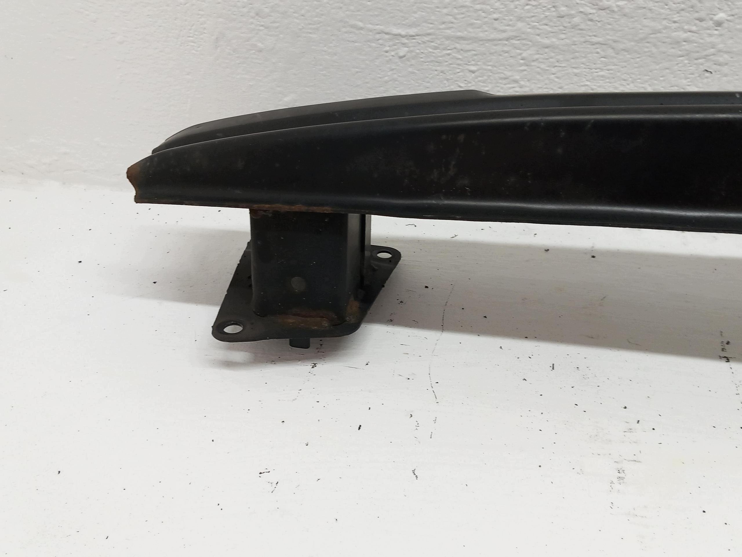 VW PASSAT B7 KOMBI bumper support rear part pillar rear. 3AF807305 OEM