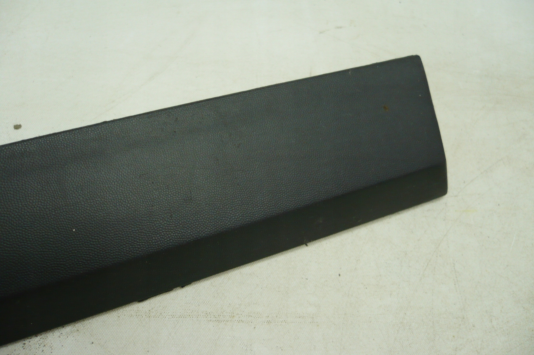 OPEL ASTRA H III 3 moulding door left front black