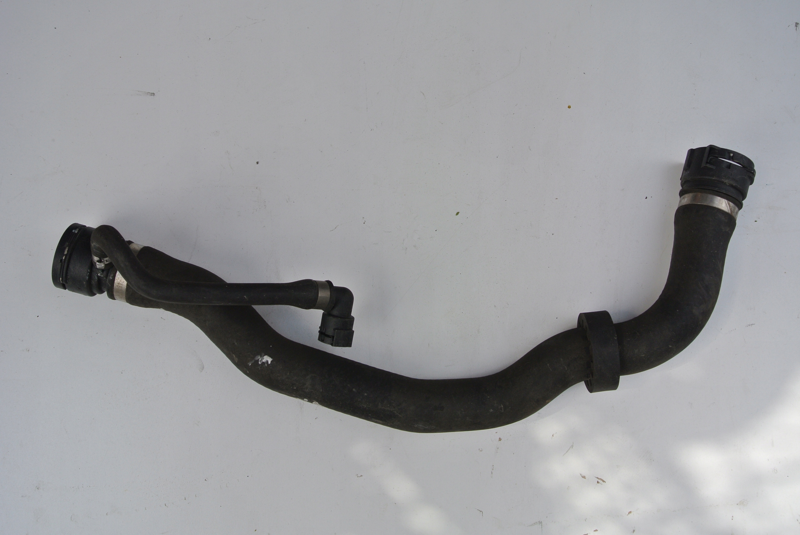 BMW E83 X3 2.0 D 150 км шланг для води 3401562