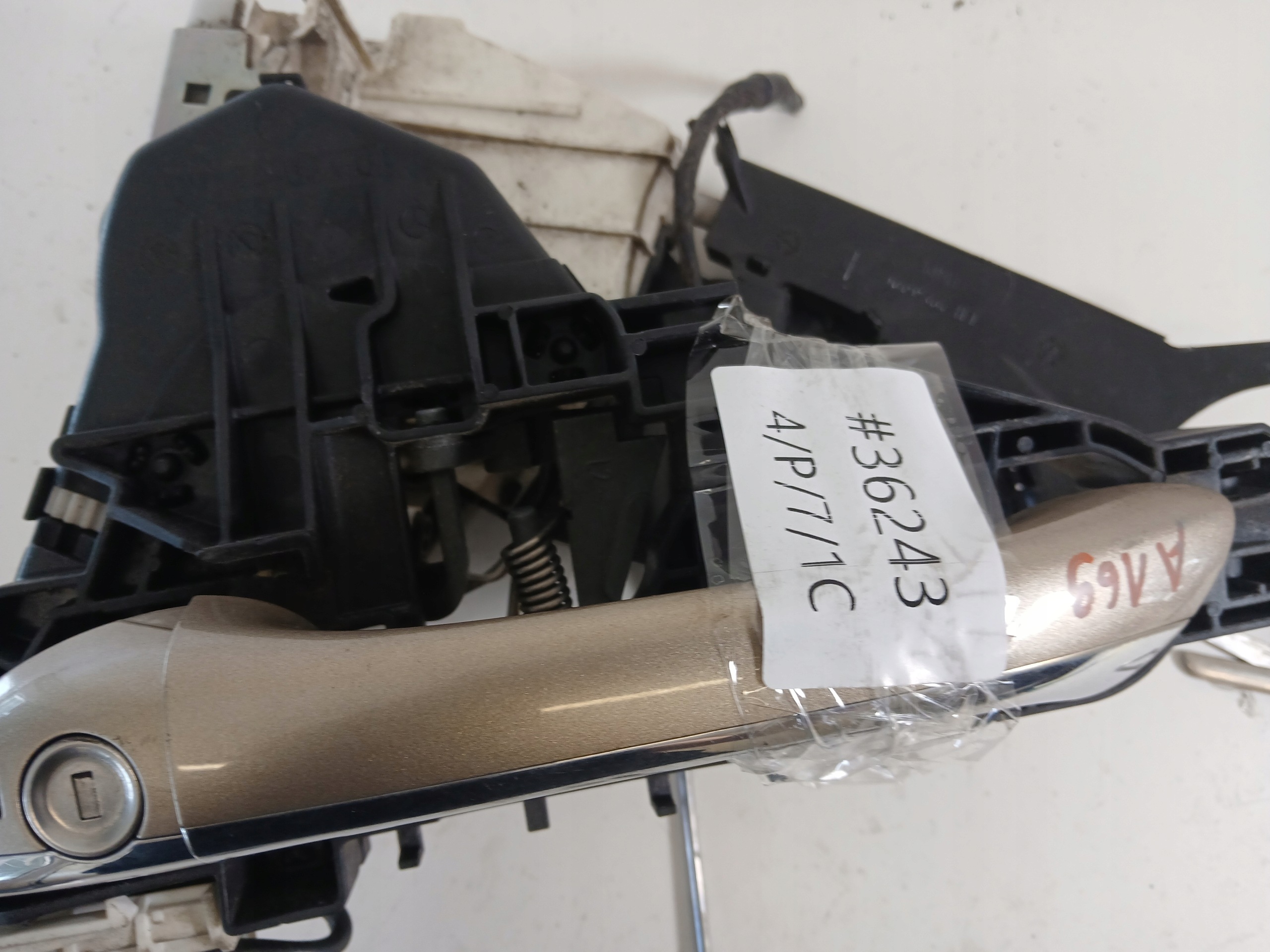 MERCEDES W169 handle exterior left front lock door