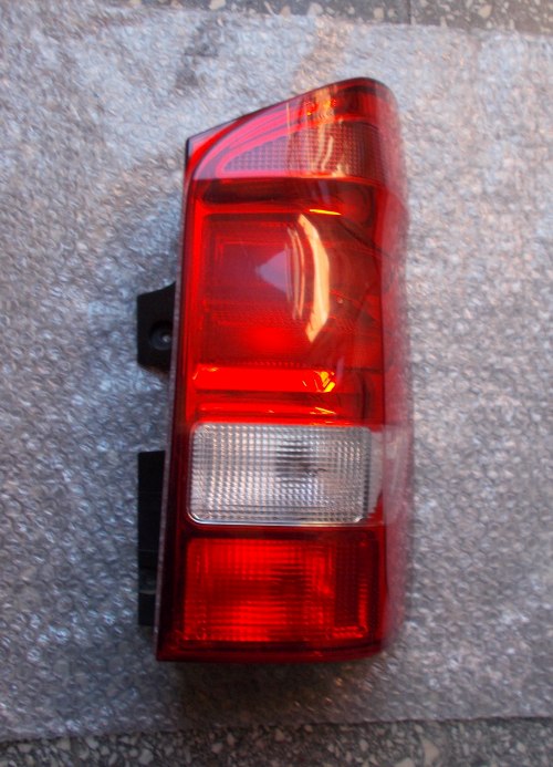 MERCEDES VITO W447 V KLASA PRAWA TYLNA LAMPA KLAPA ORYGINAŁ