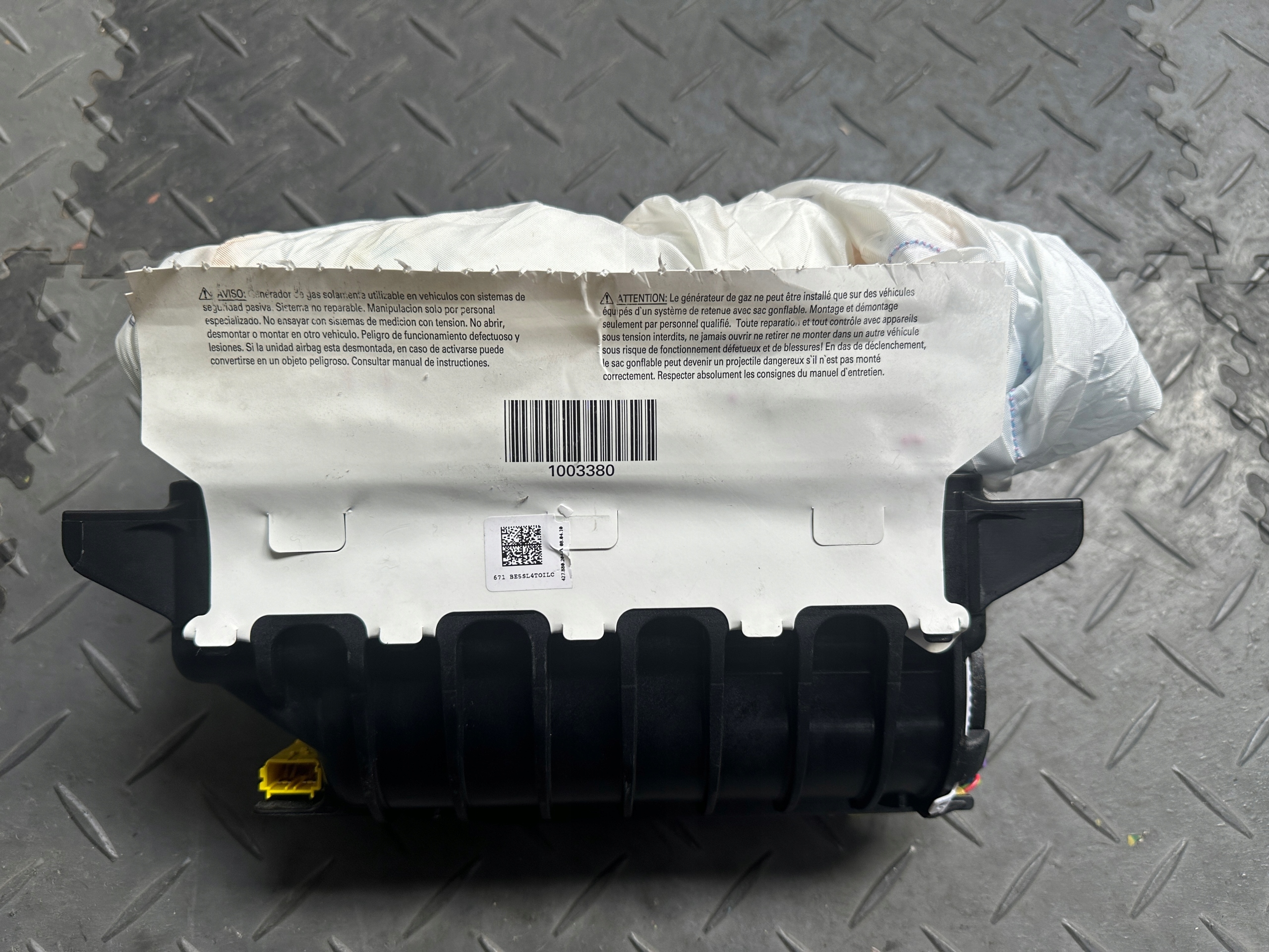 Audi R8 420 подушка пассажира 427880204A