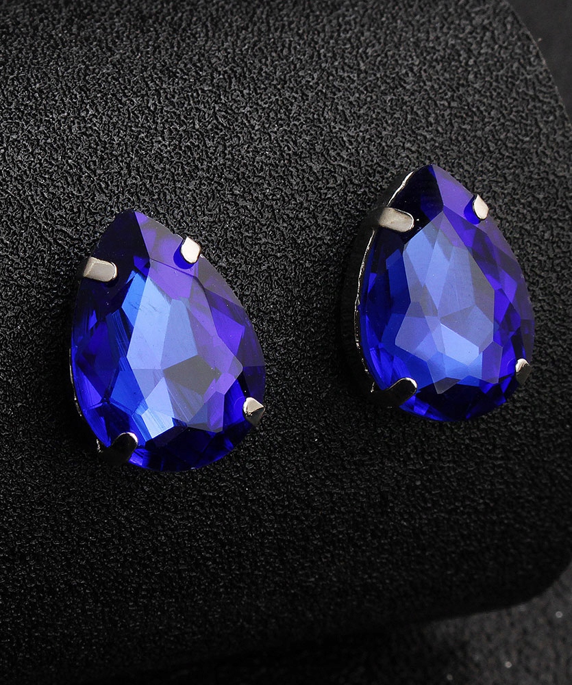 KOLCZYKI ŁEZKI GRANTOWE Cechy nie zawiera niklu