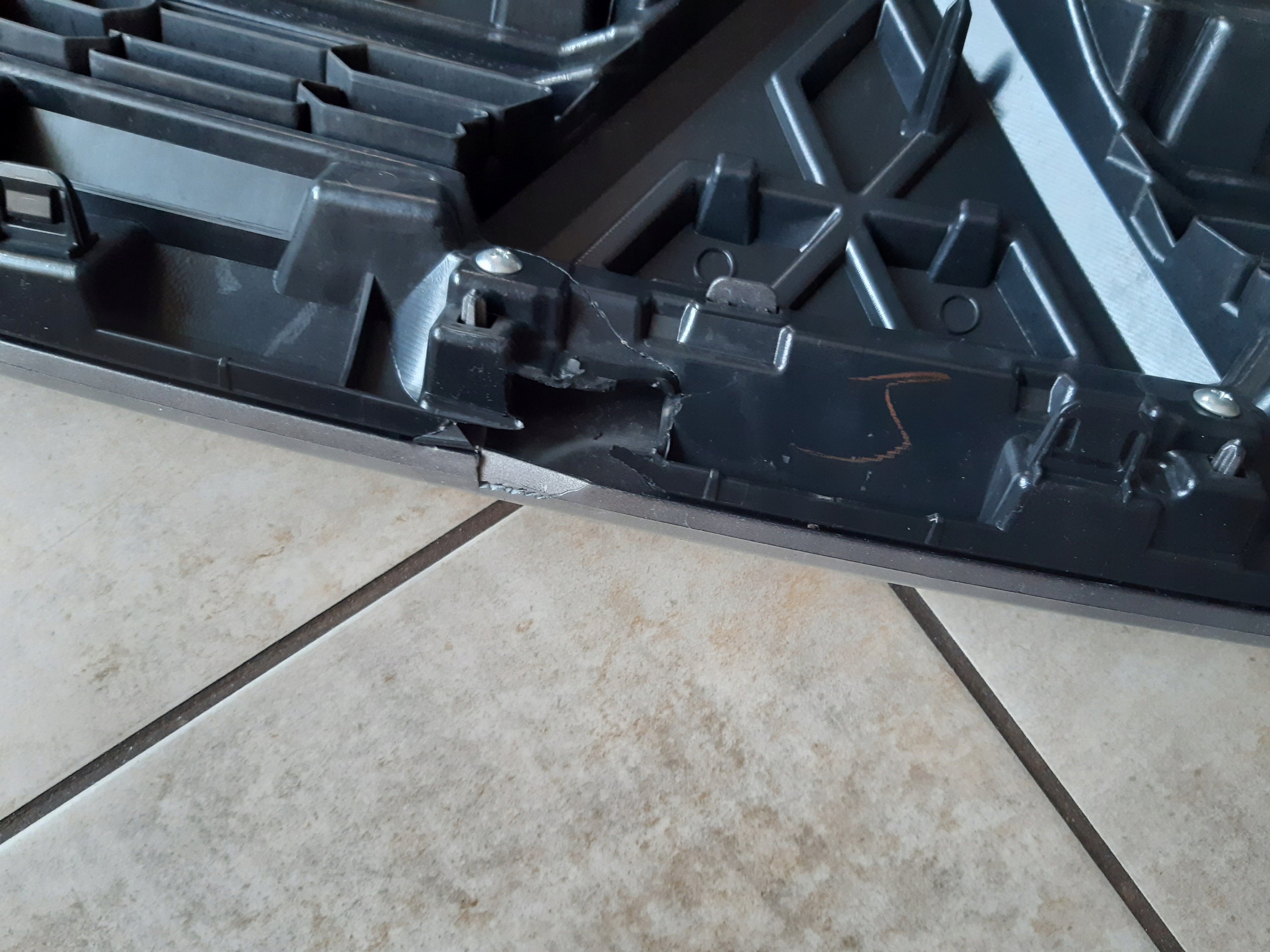 решетка радиатора - mitsubishi Outlander SPORT - 2020