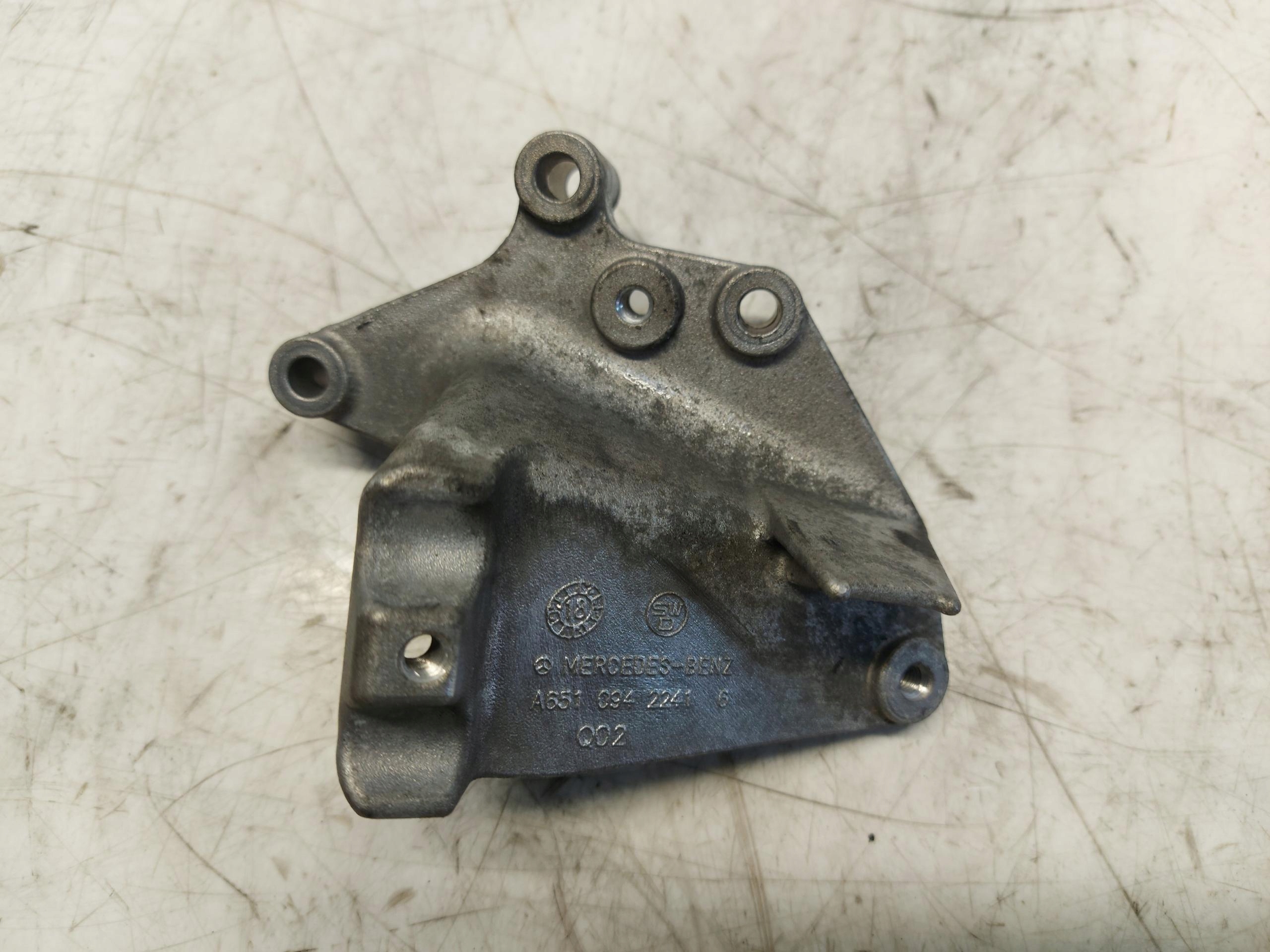 MERCEDES W447 V220D VITO ENGINE MOUNT A6510942241