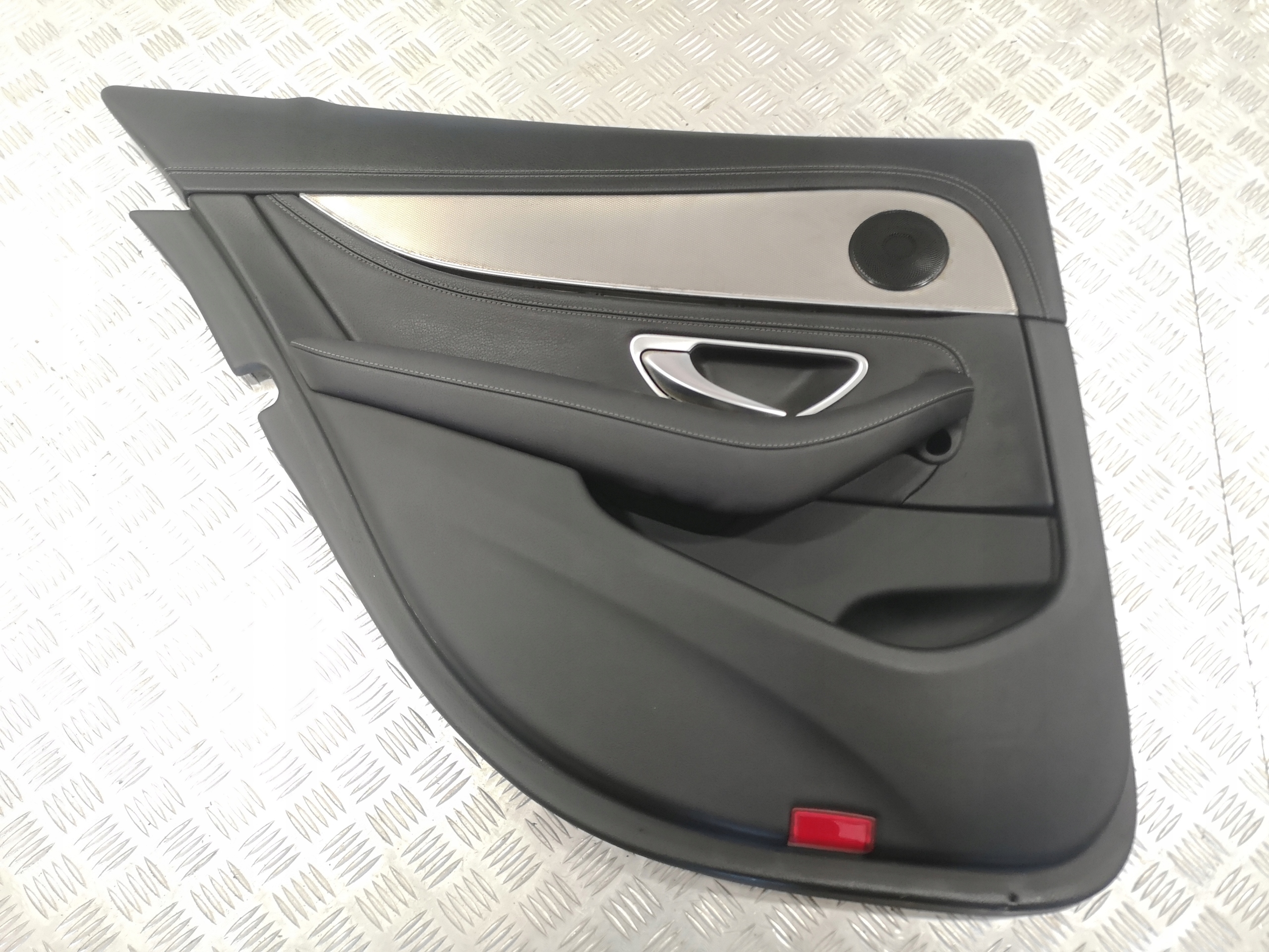 Бекон двері лівий задній MERCEDES W213 шкіра