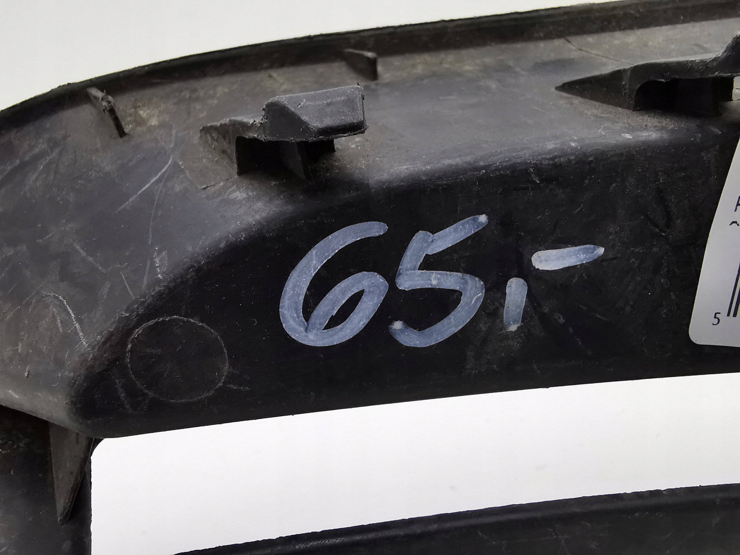 grid of a bumper right front TOYOTA COROLLA E12 05-06 52127-02130