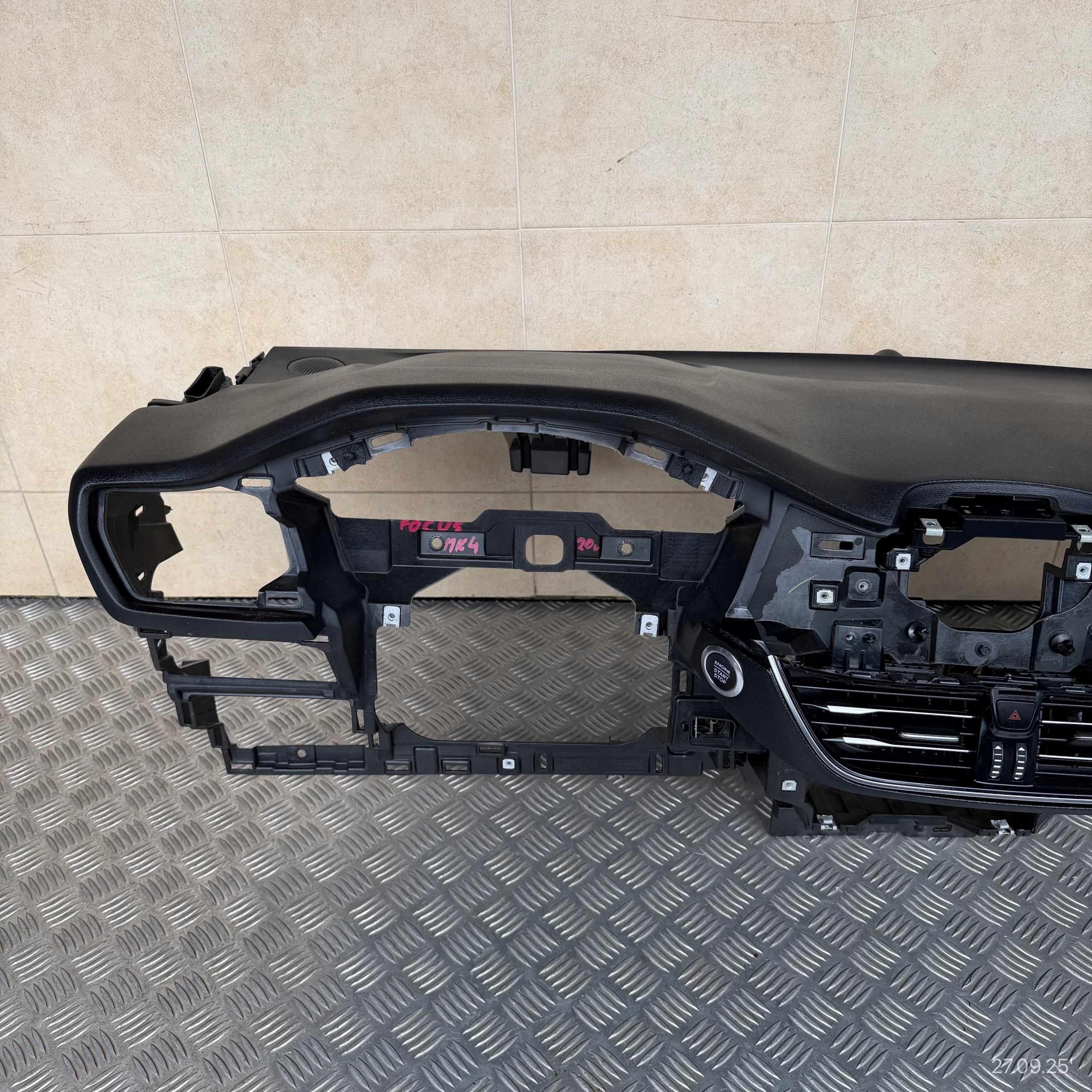 dashboard complete airbag console tension belts cockpit FORD FOCUS MK4 ST-LINE ACTIVE