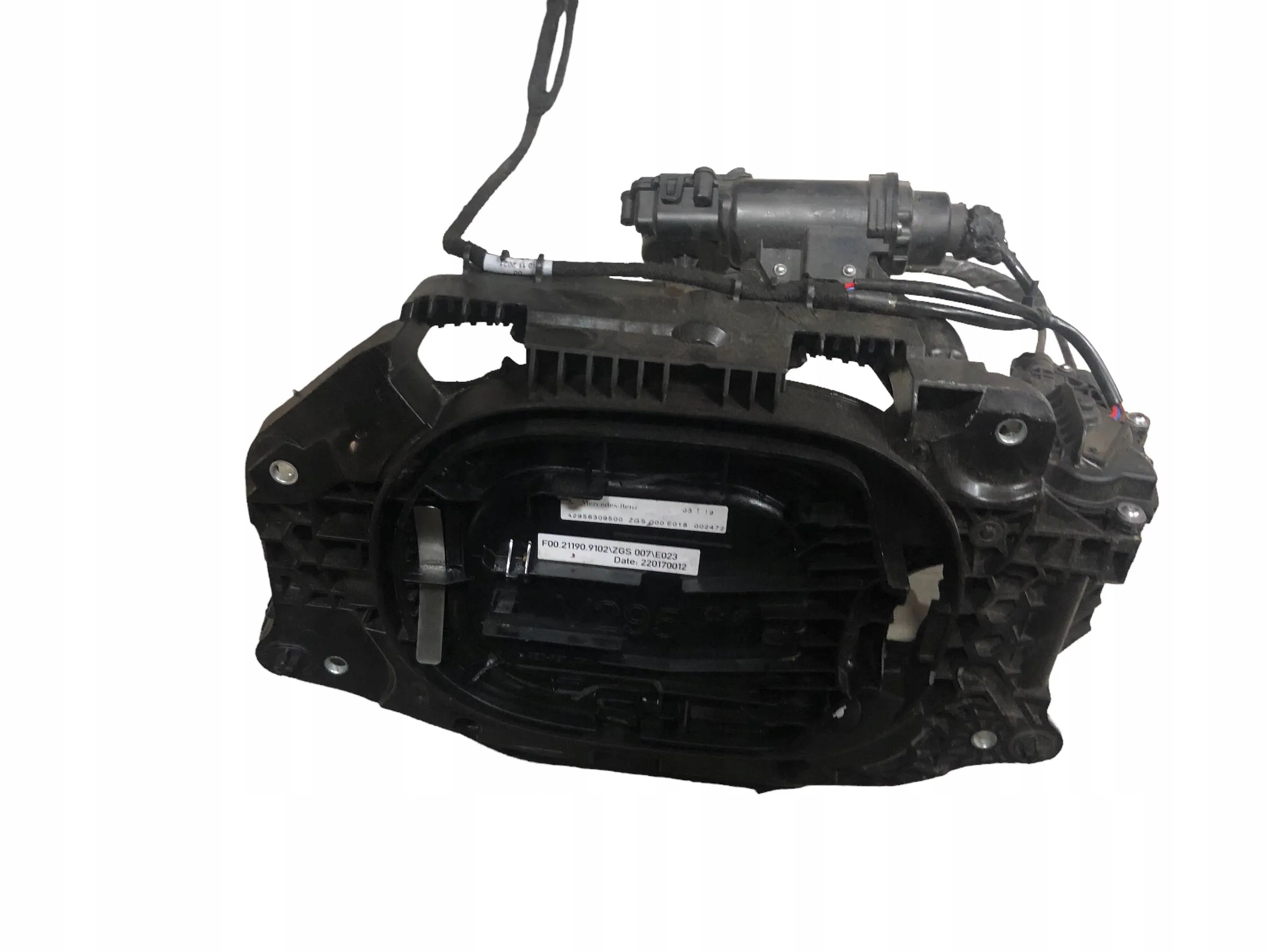 Mercedes V295 крышка зарядного гнезда 2956309500