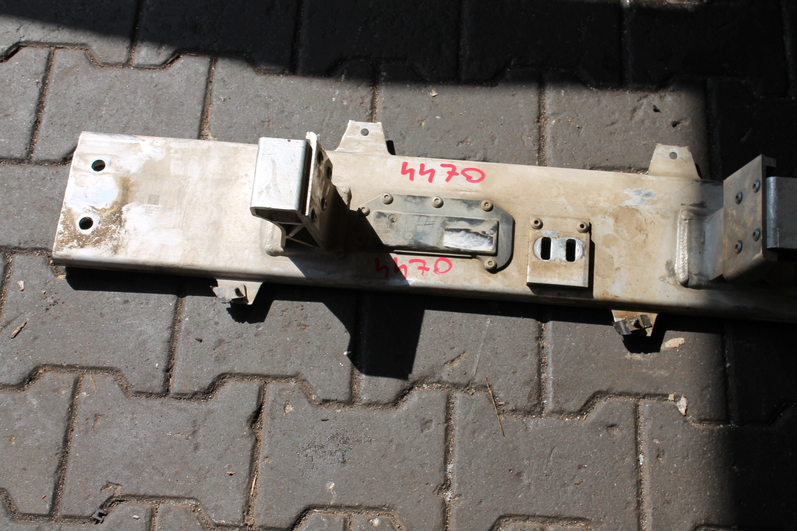 4470. Support Support MERCEDES A1672406100