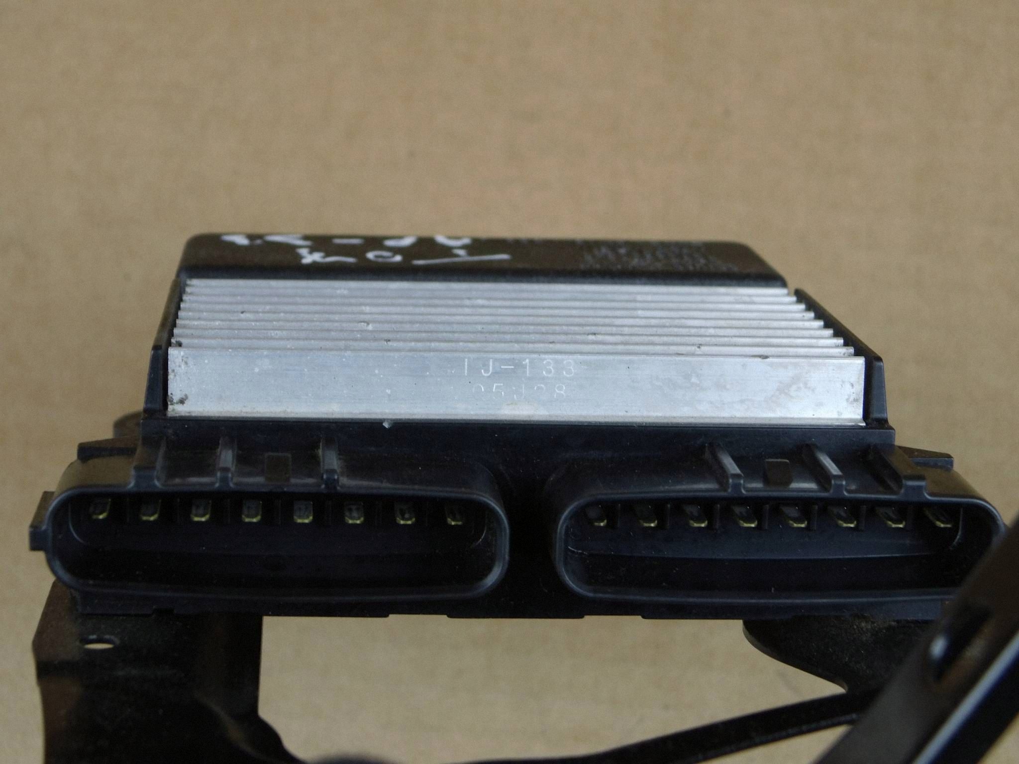 Toyota 2.0 2.2 D4D Bedienteil modul Einspritzdüse 89871-71010 8987171010