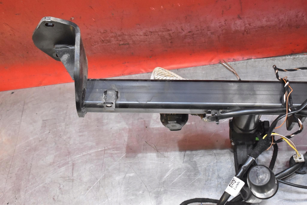 tow 6799414 BMW F20 5D HB 11-15