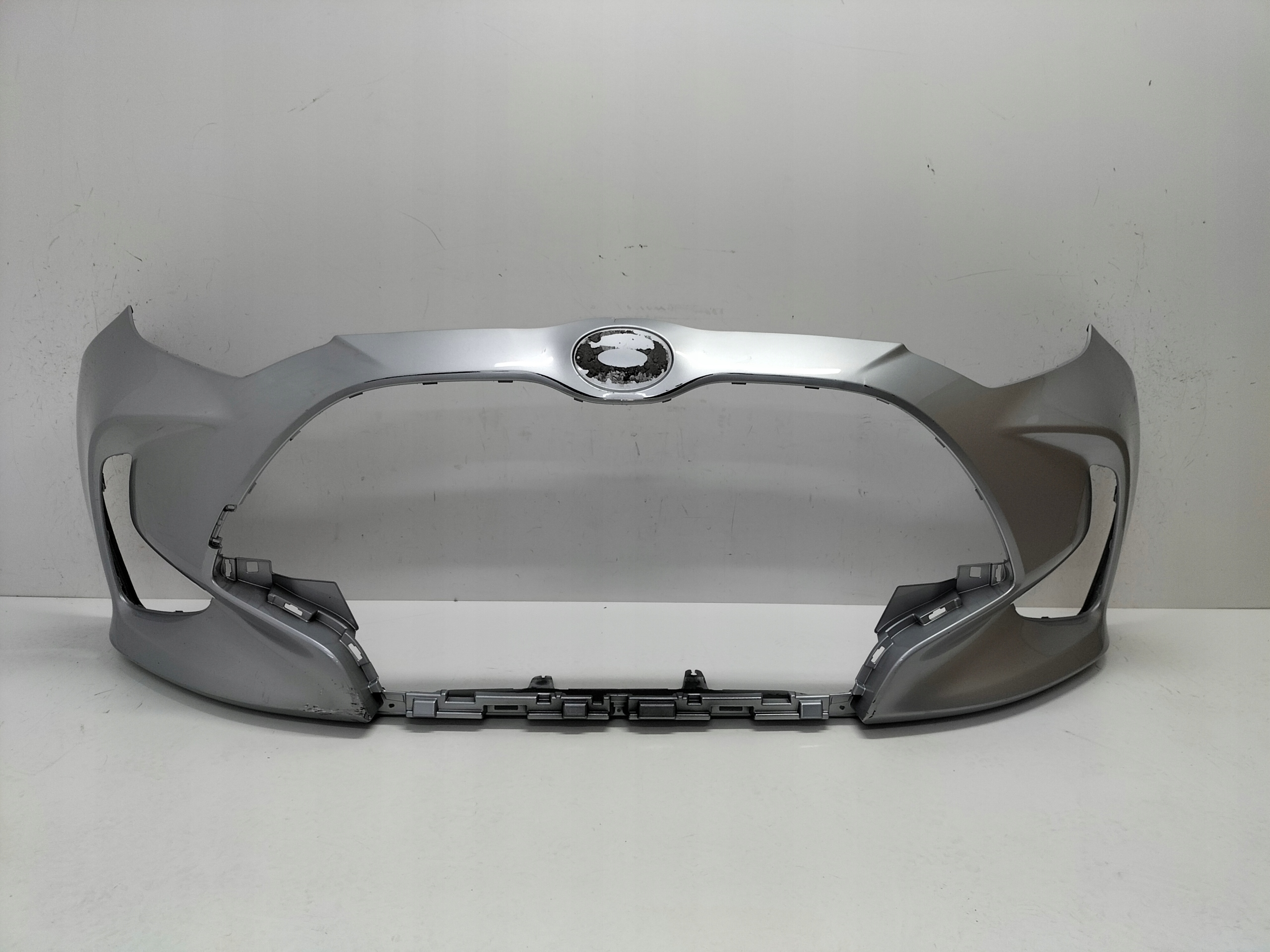 front bumper front TOYOTA YARIS 4 IV 20
