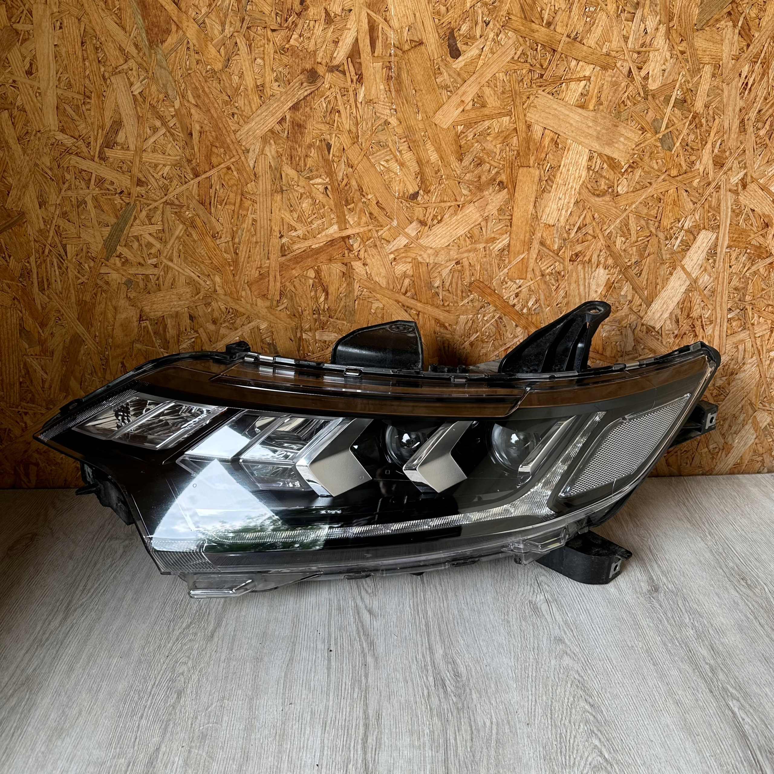 LAMPA PRZEDNIA LAMPY KOMPLET OUTLANDER III LIFT Typ samochodu Samochody osobowe