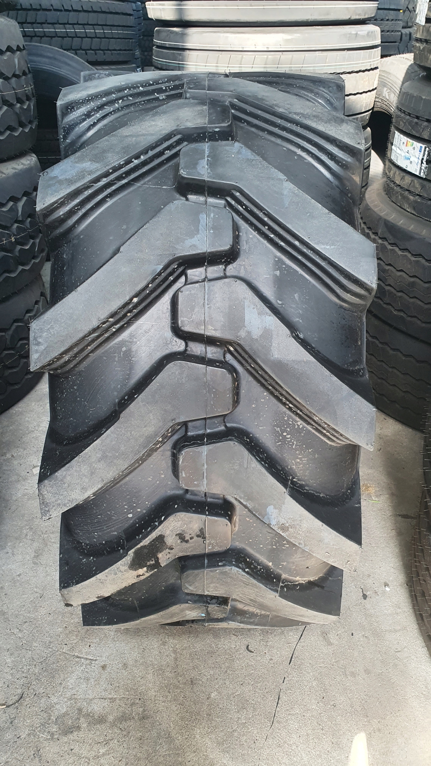 Opony 2 x 405 70 20 CAMSO SOLIDEAL TM R4 2 sztuki Tire width 405 mm