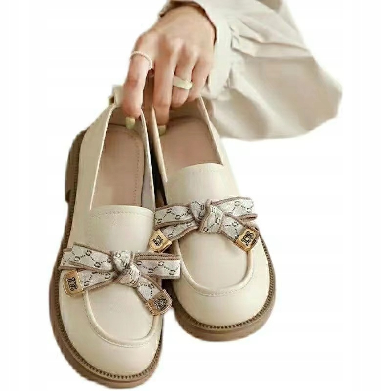 MODNE PÓŁBUTY MOKASYNY DAMSKIE ZE SPRZĄCZKĄ