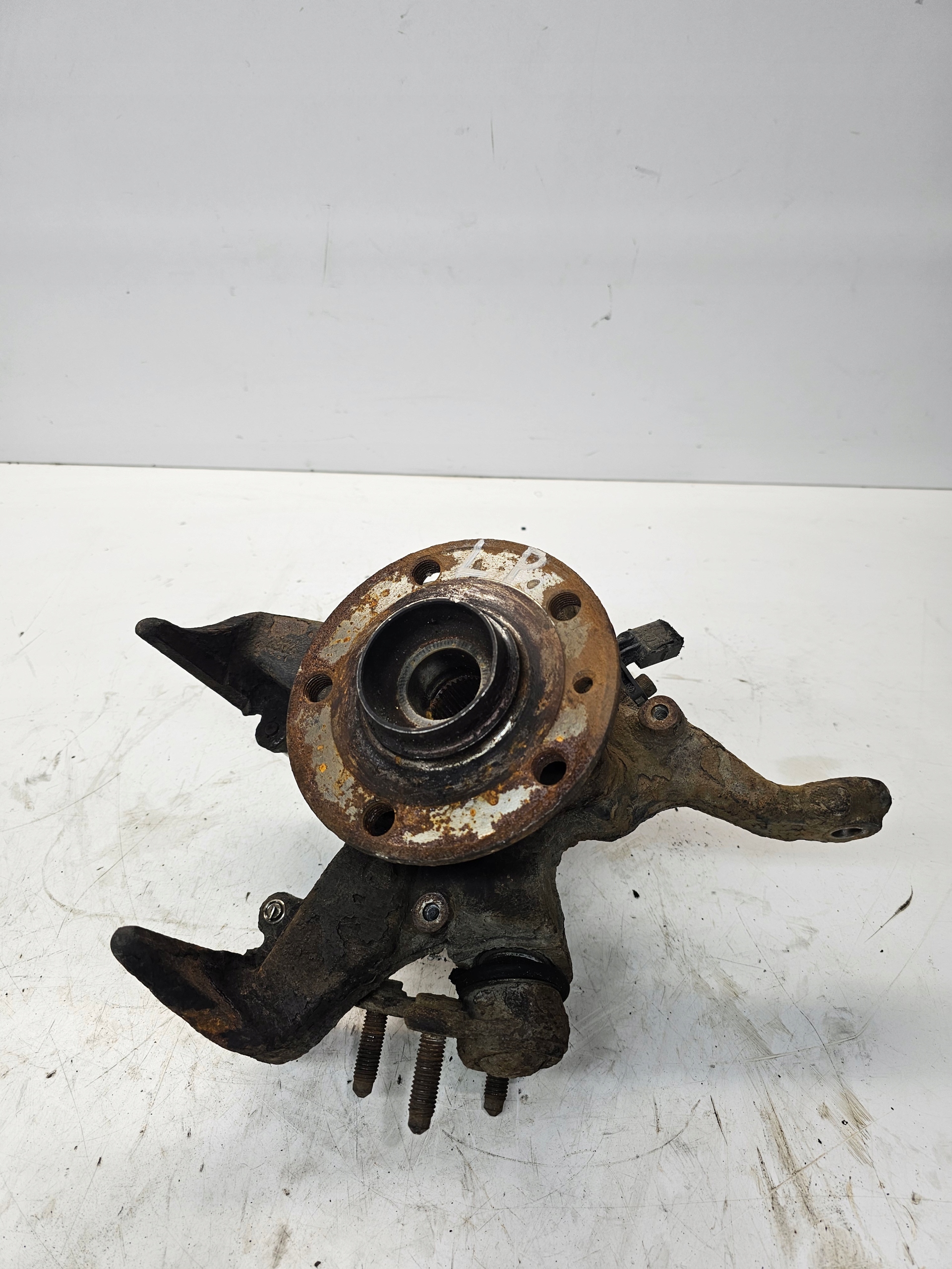 swing left front AUDI A3 8P LIFT VW 1K0407255