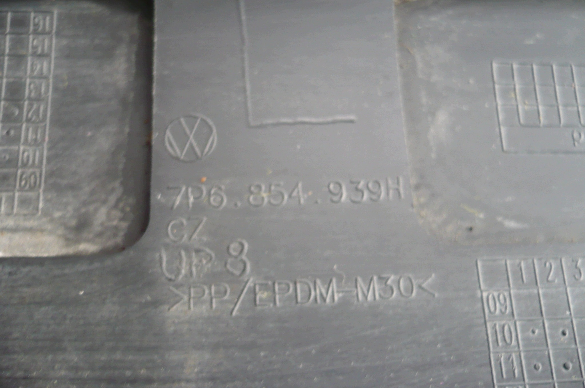 VW TOUAREG II 7P6 10-> moulding door left front original