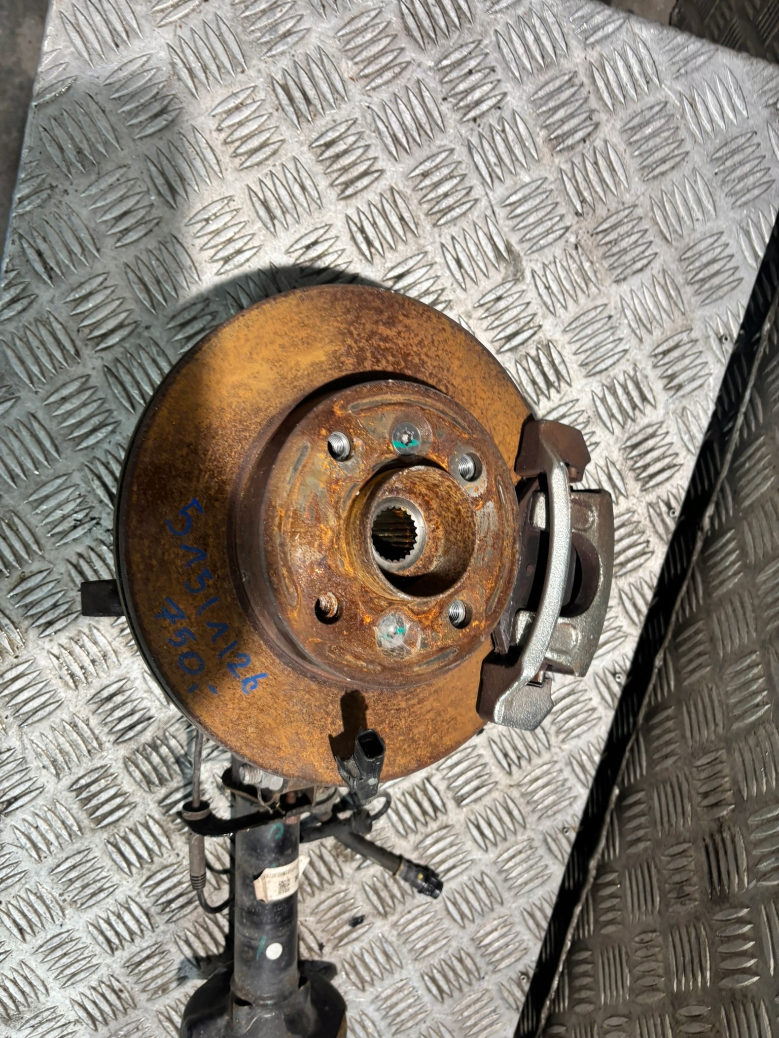 Dacia SPRING РЕСТАЙЛИНГ поворотный кулак, цапфа передняя левая